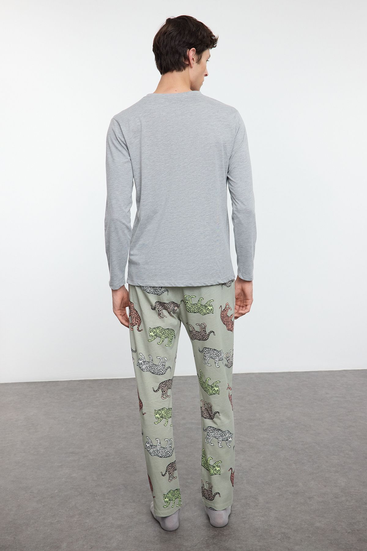 Trendyol Collection-Сірий піжамний комплект з подвійним візерунком Tiger Orme Regular Fit TMNAW25PT00051 6