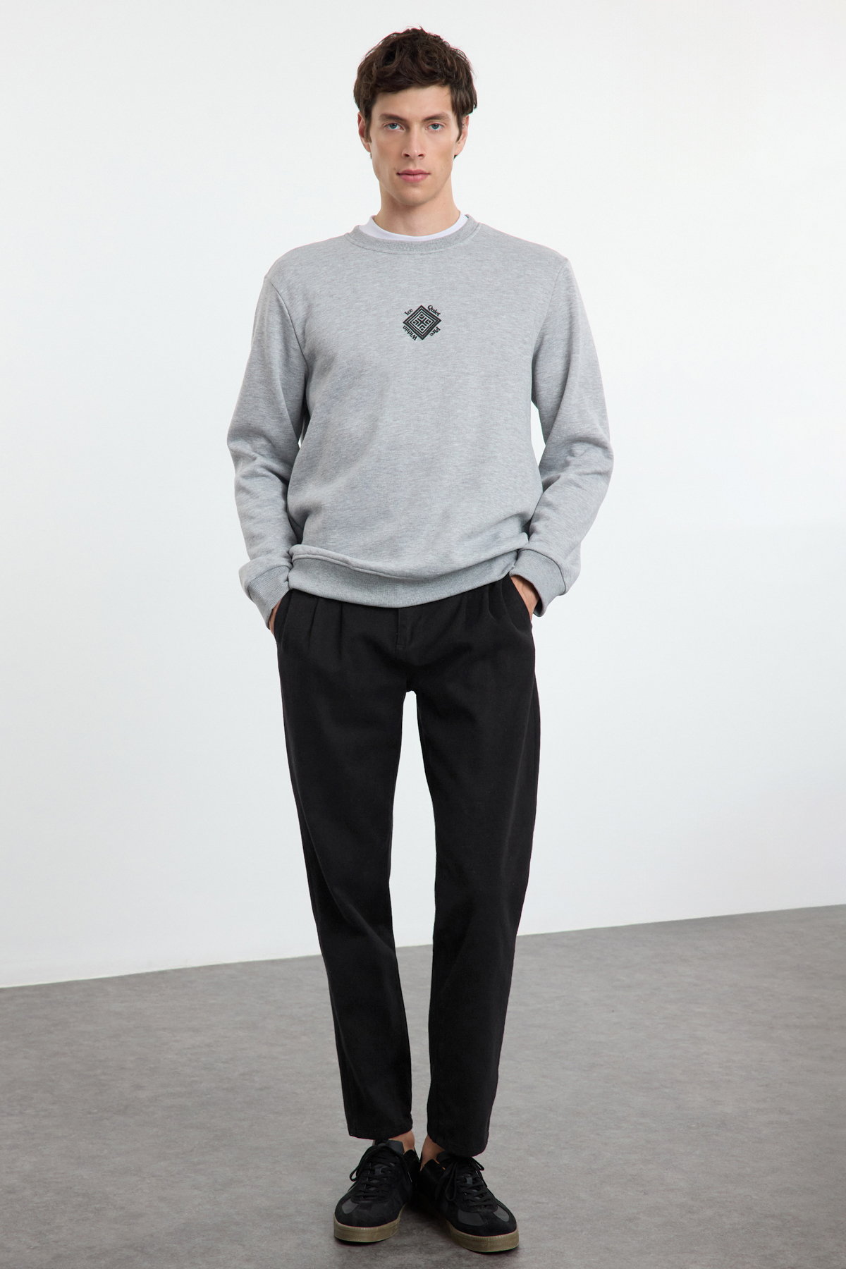  TRENDYOL MAN Siyah %100 Pamuk Cift Pili Diki?li Balon Fit Dokuma Gabardin Pantolon