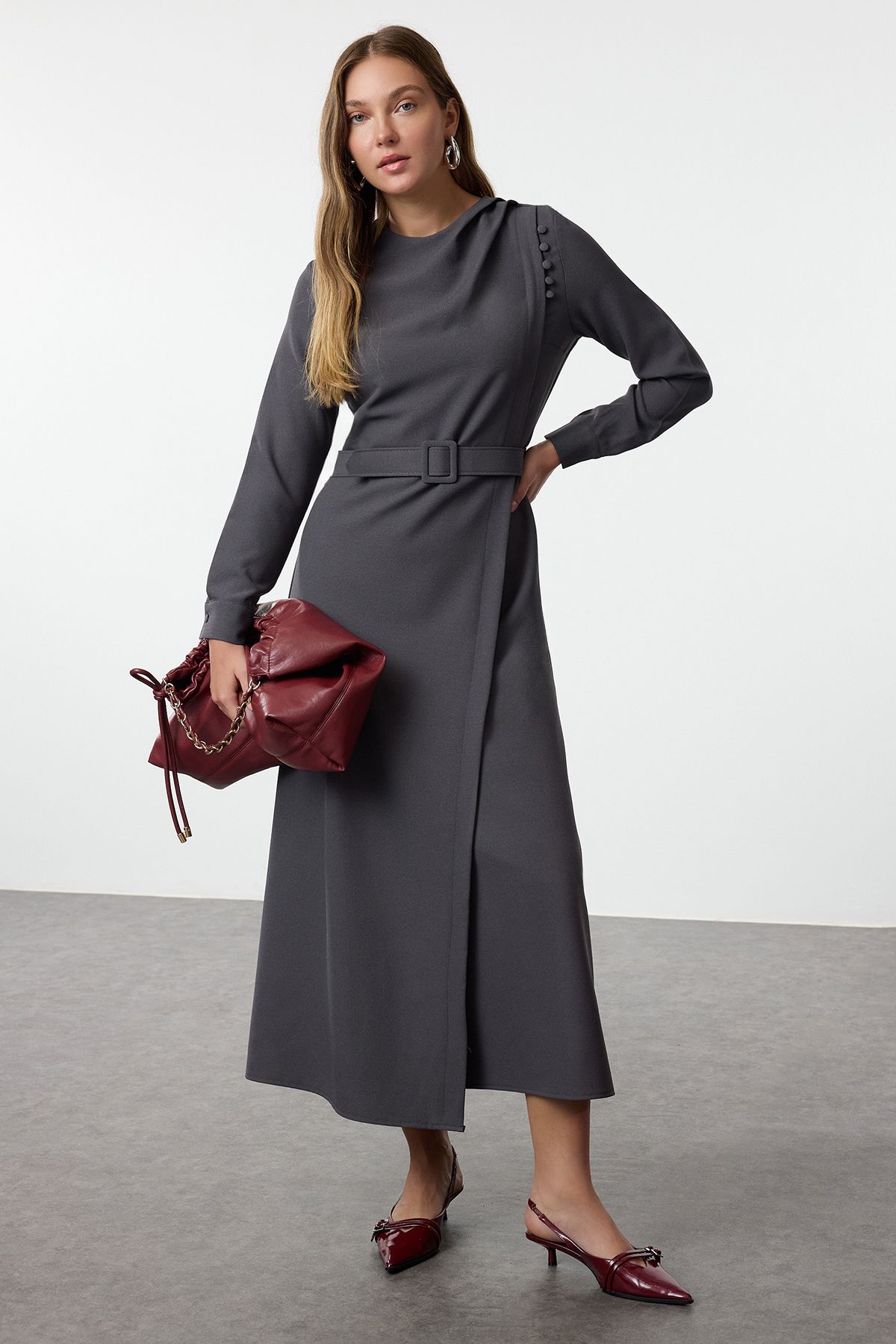 Trendyol Modest Drapowana Szara Dwurzędowa Sukienka Z Krepy - Tctaw25eb00122 Kobieta - 38