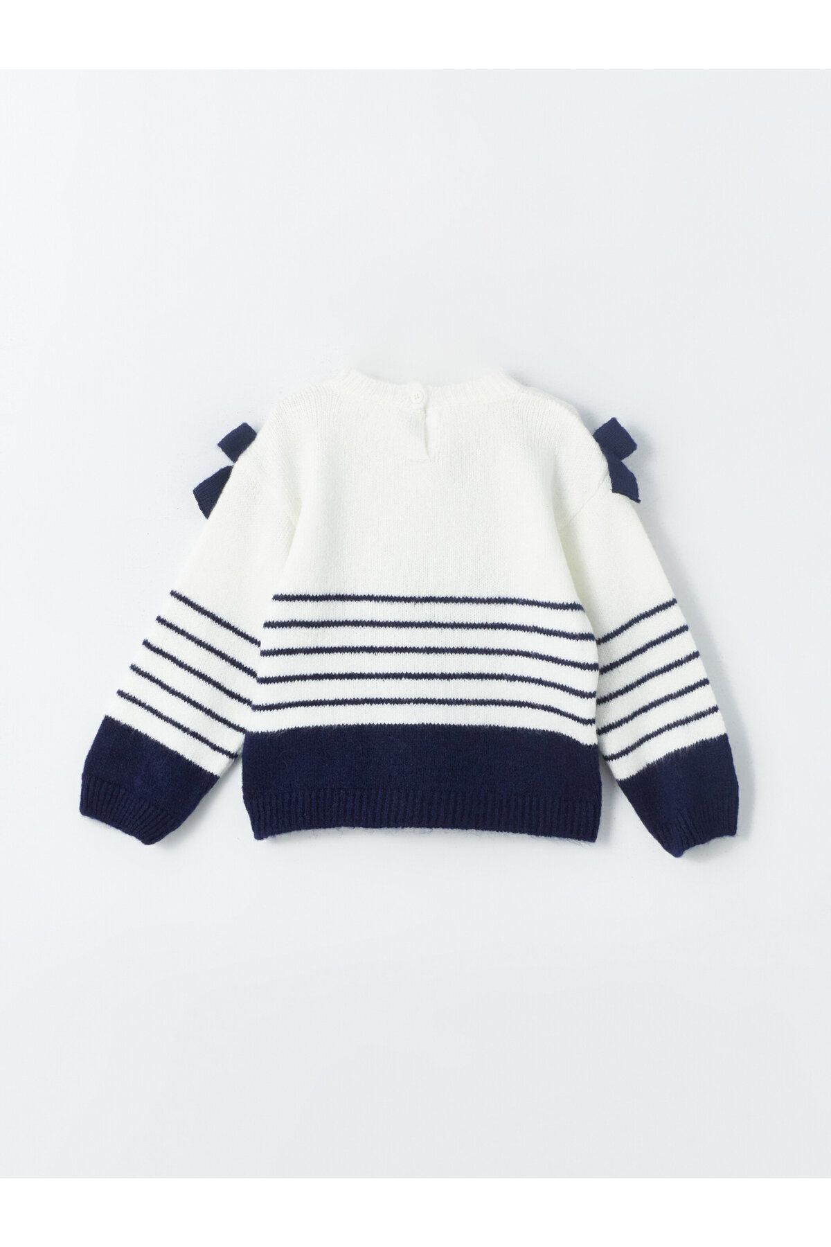 LC Waikiki-Set aus gestreiftem Strickpullover, Shorts und Strumpfhosen für Babys mit Rundhalsausschnitt 4