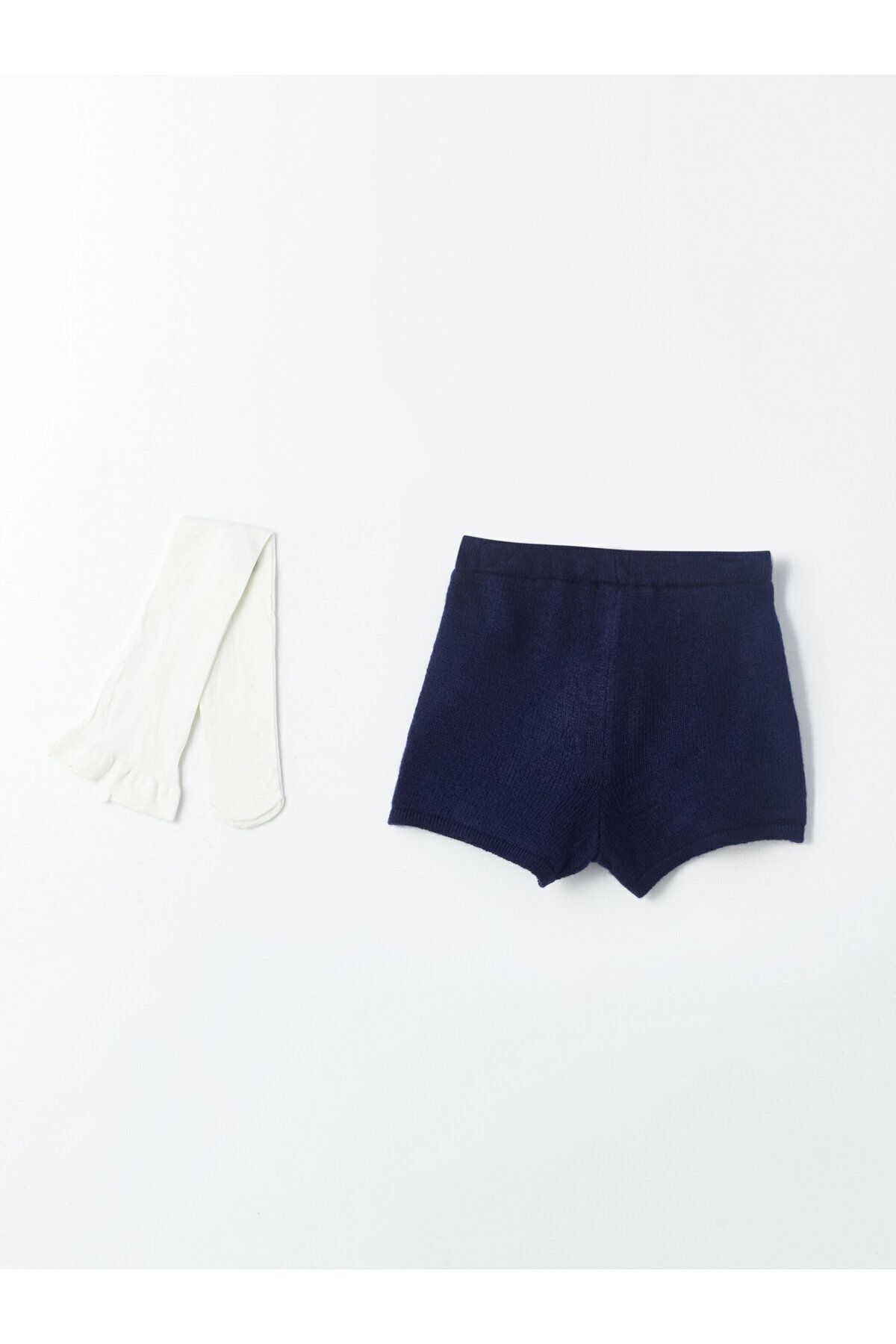 LC Waikiki-Set aus gestreiftem Strickpullover, Shorts und Strumpfhosen für Babys mit Rundhalsausschnitt 7