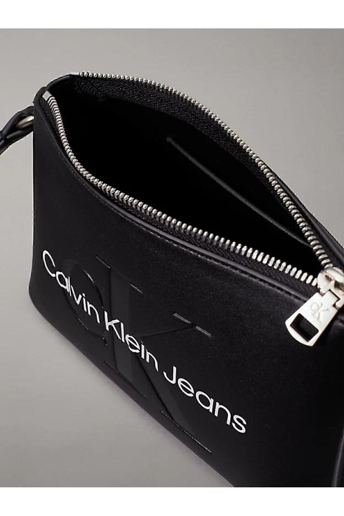 https://cdn.dsmcdn.com/ty1554/product/media/images/ty1555/prod/QC/20240918/09/042064df-7142-3749-942d-0258e0b227c5/1_org_zoom.jpg