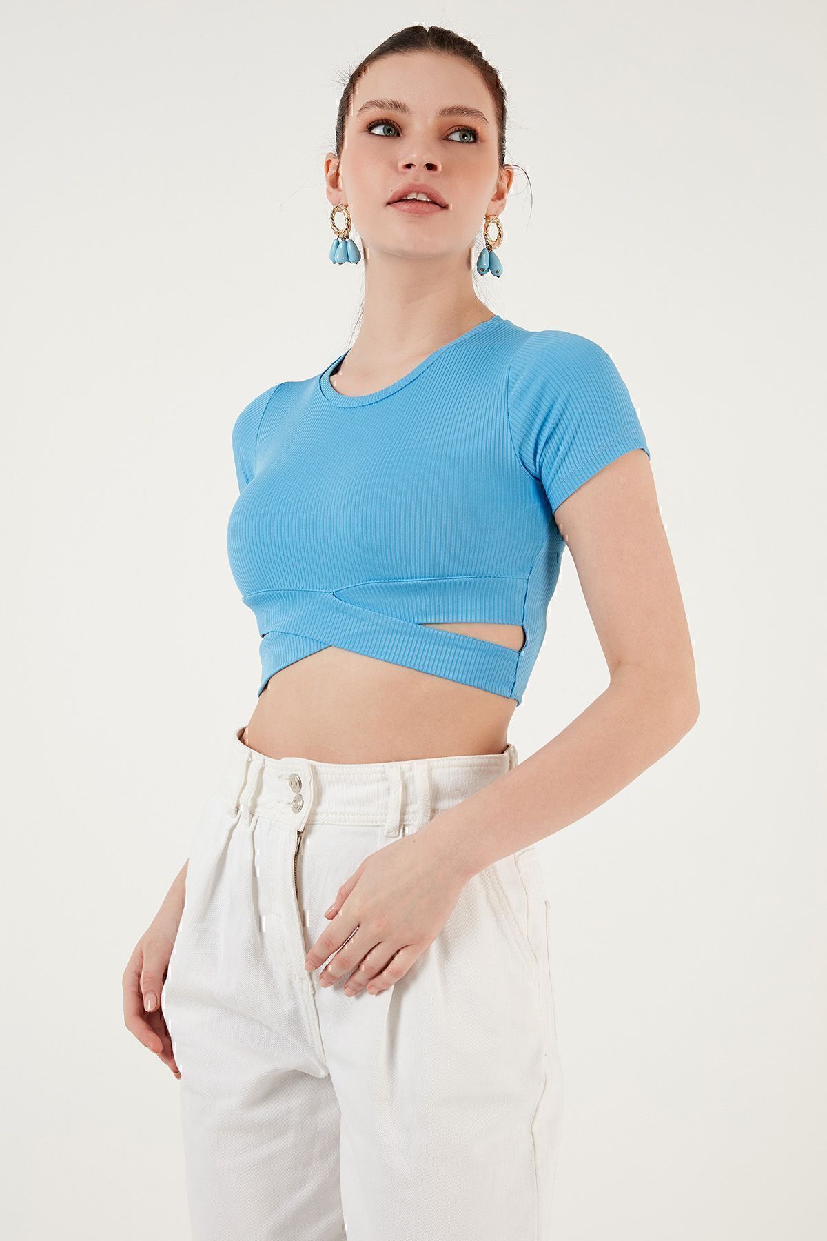 complete the look image