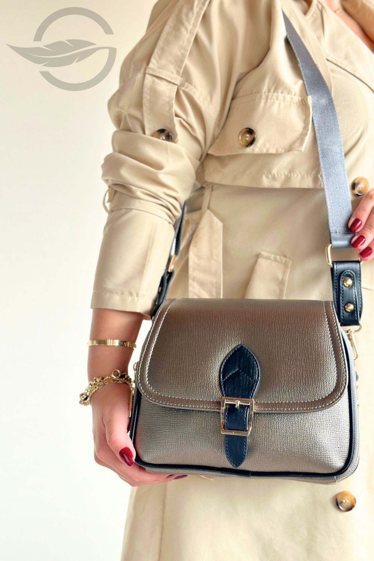 GALB LEATHER-حقيبة كتف نسائية أنيقة وعملية ومتوسطة الحجم مع غطاء متعدد الأقسام 3