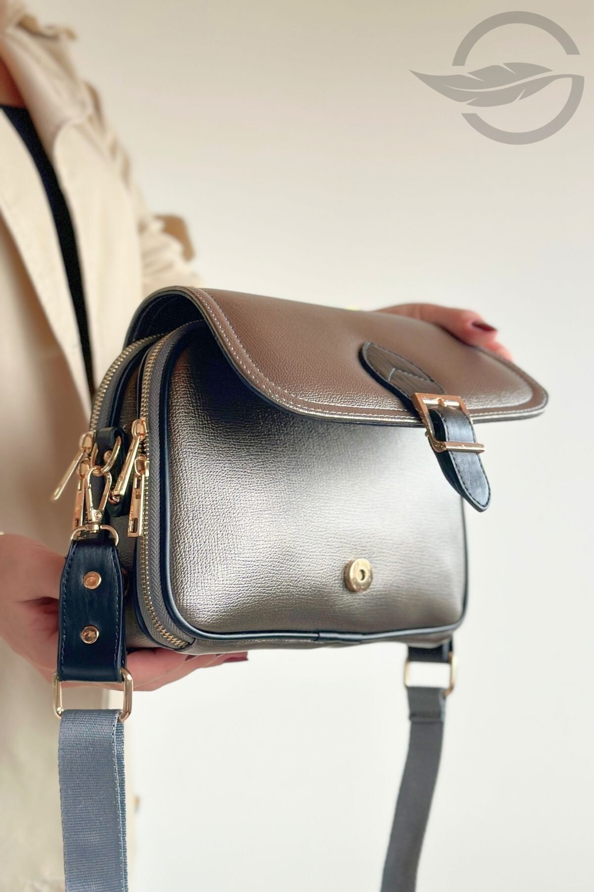 GALB LEATHER-حقيبة كتف نسائية أنيقة وعملية ومتوسطة الحجم مع غطاء متعدد الأقسام 5
