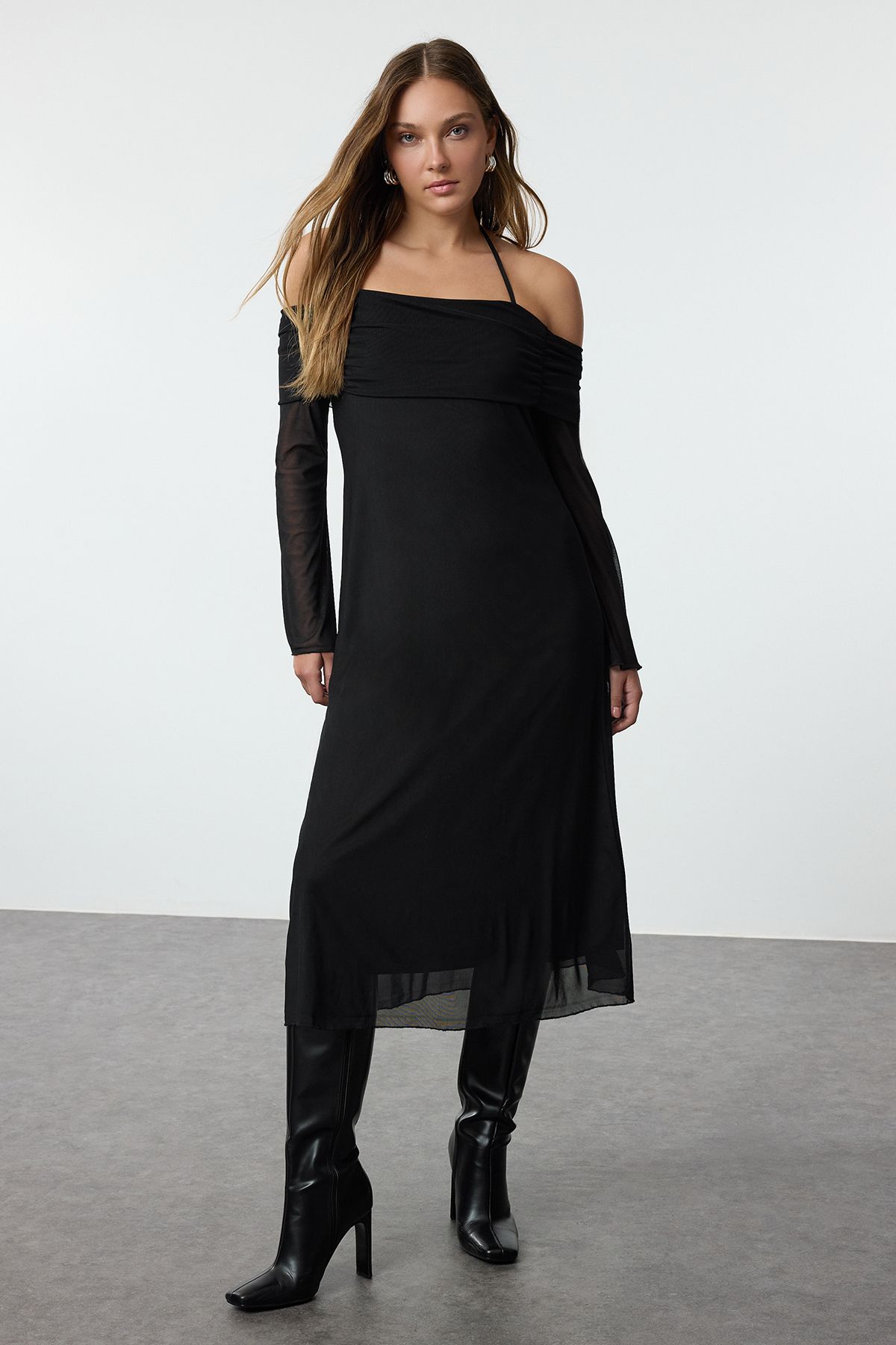 complete the look image