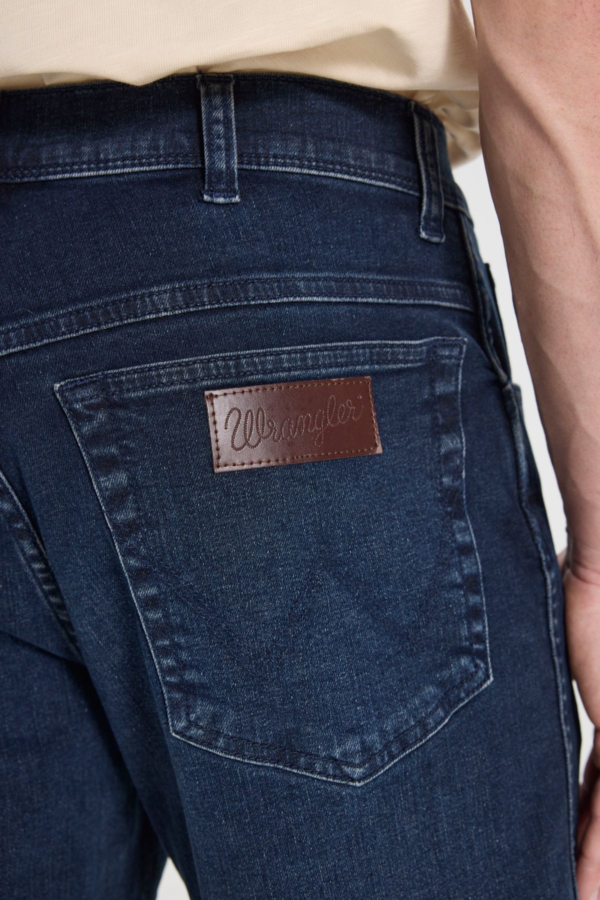 شلوار جین آبی مردانه تگزاس باریک و برش نرمال کمر انعطاف پذیر Wrangler