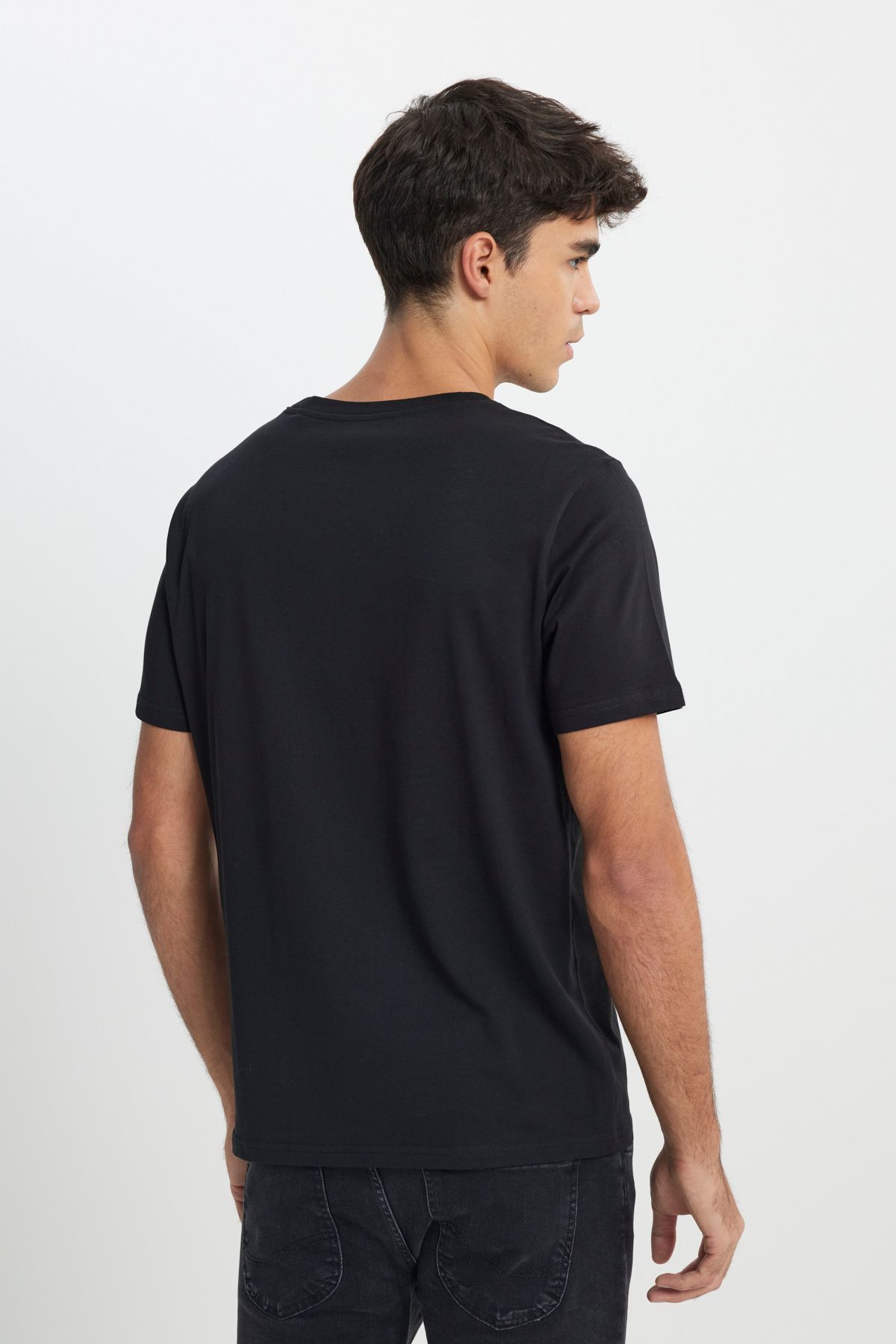 تی شرت مشکی مردانه سیاه به طور منظم مناسب یقه صفر طبیعی برش 100 ٪ log t shirt Lee