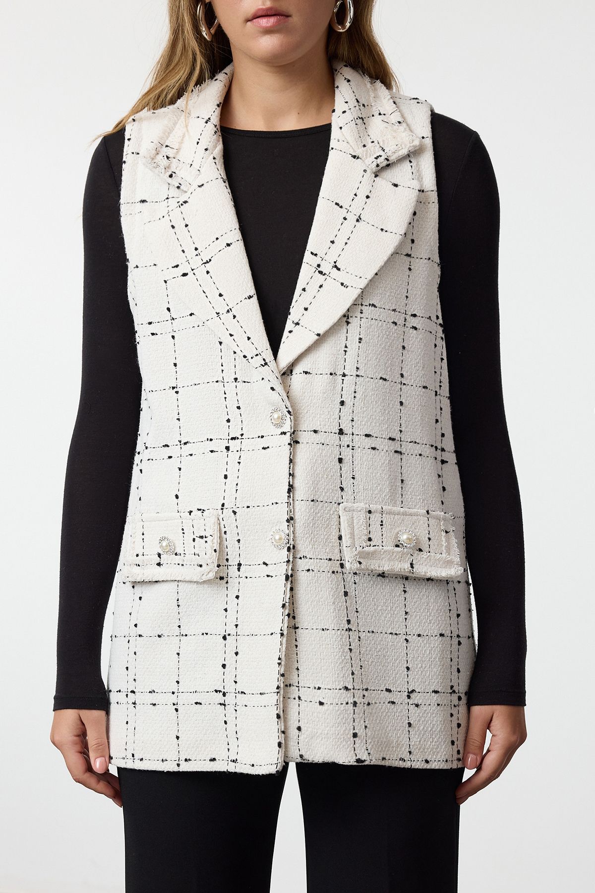 Trendyol Modest-Ecru zseb részletes tweed szőtt mellény TCTAW25YL00007 4