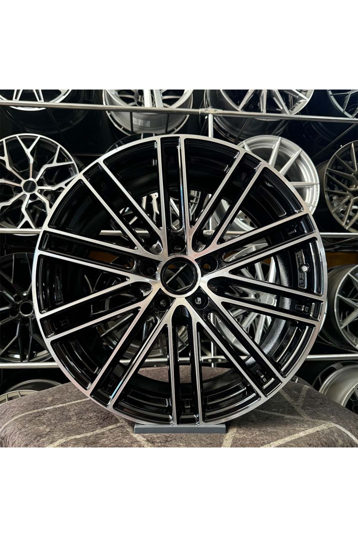 Kormetal 21 inç 5x130 PORSCHE CAYENNE TAYCAN UYUMLU Siyah Elmas