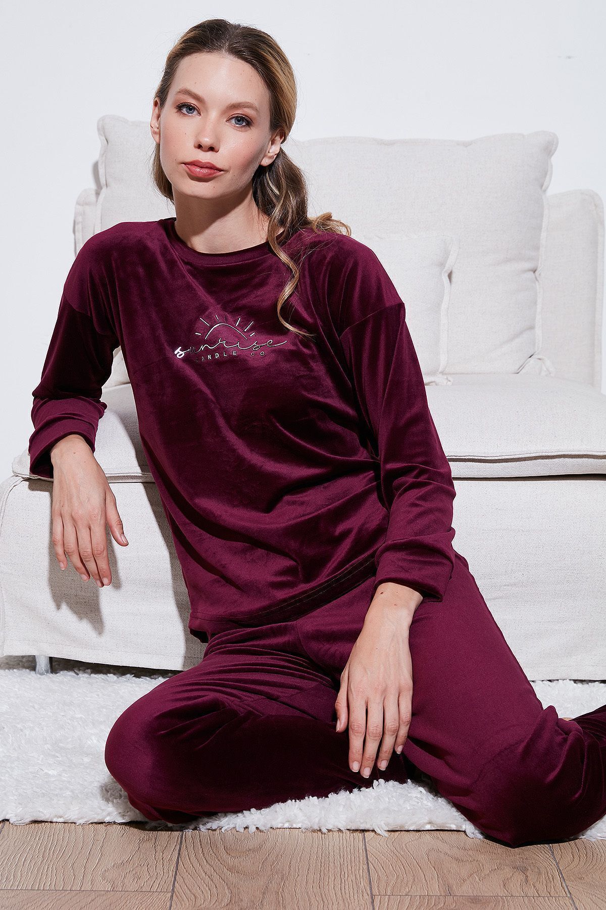 Lela-Soft Velvet Crew Neck Pajama Set - Standard Fit Pajama Set 6094201 5
