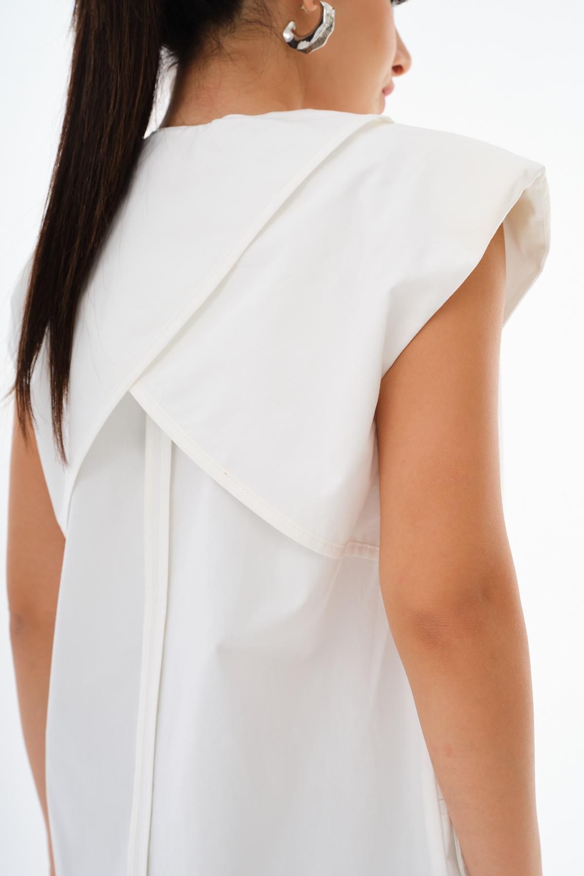 KEYYMOD-White Cos Vest with Transparent Buttons 5