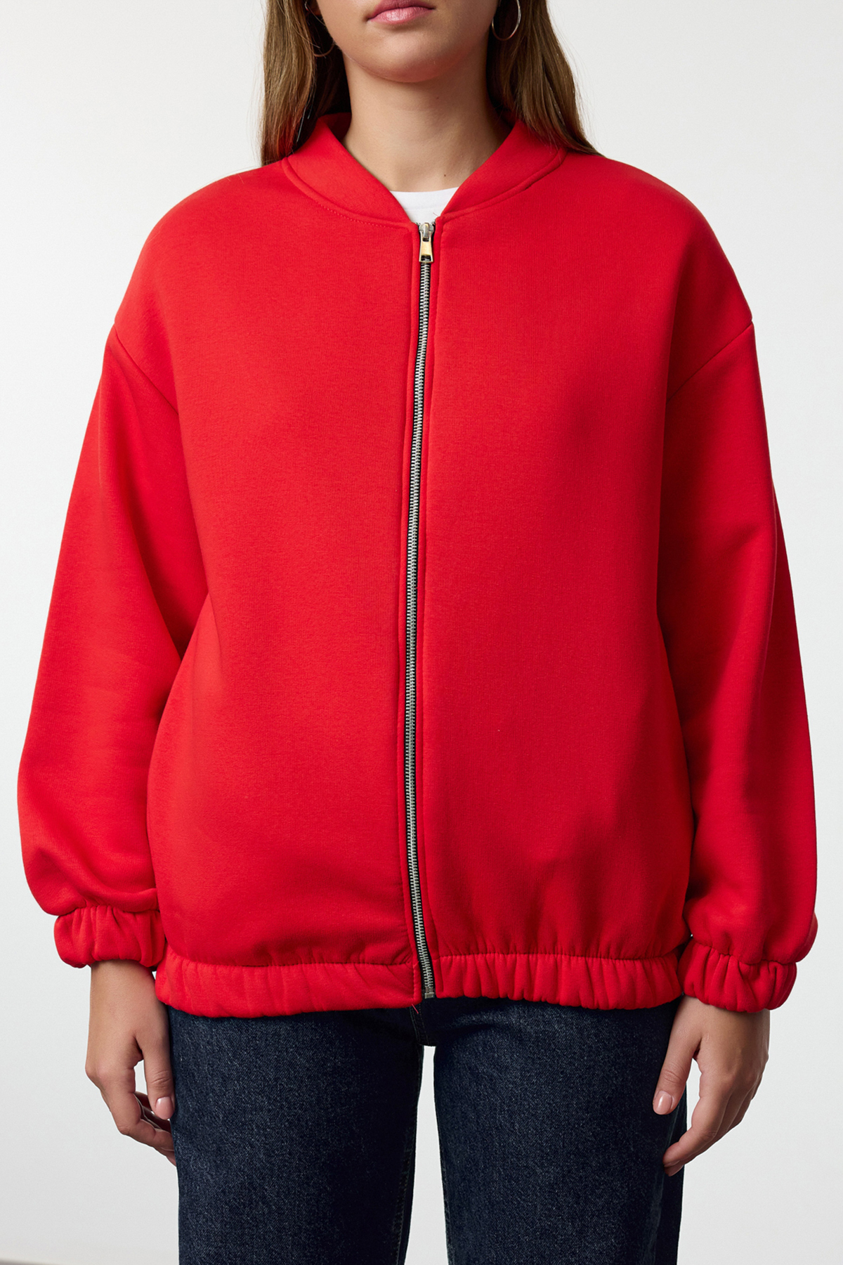 Trendyolmilla  Kırmızı Fermuarlı Oversize/Geniş Kalıp Kalın İçi Polarlı Örme Sweatshirt TWOAW25SW00122 - Görsel 4
