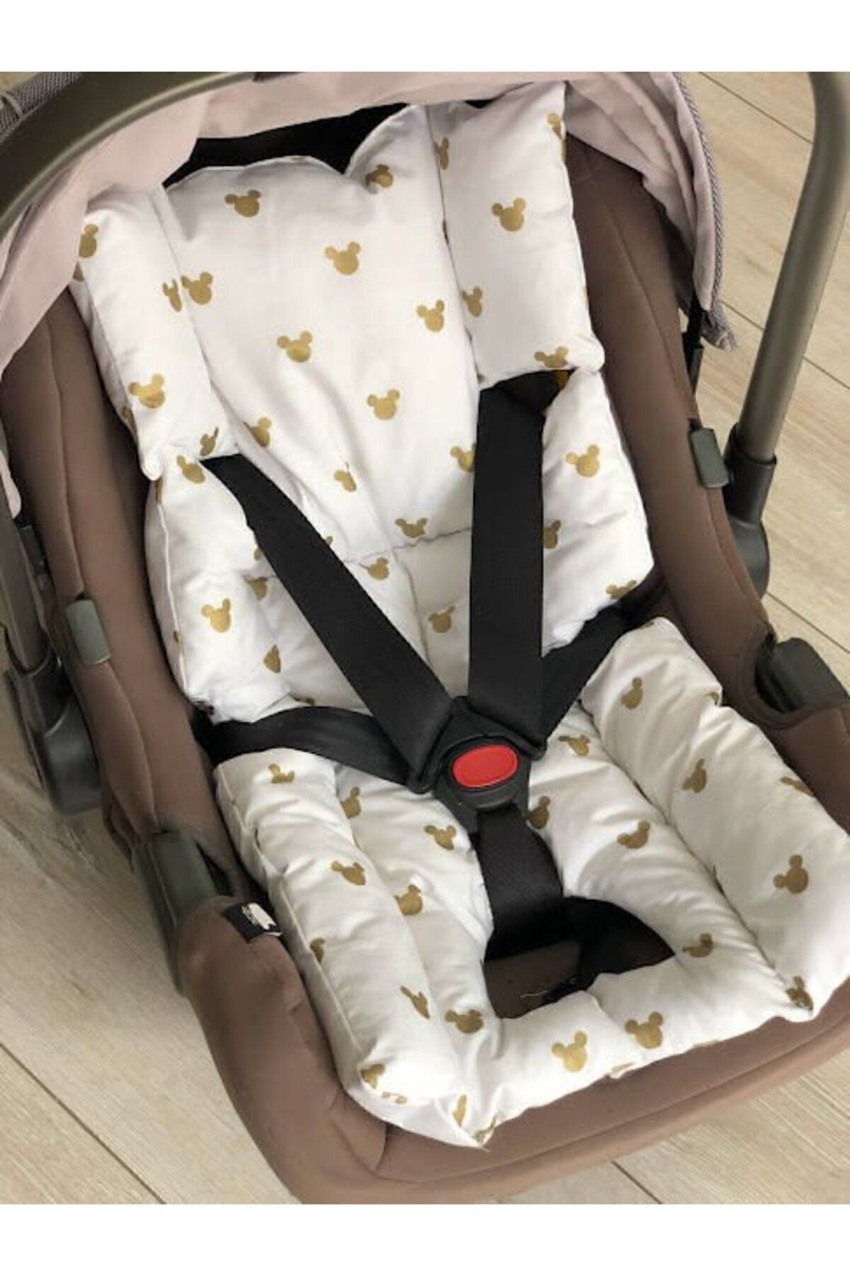 DERİN BOUTİQUES Gold Mickey Poplin Puset Minderi