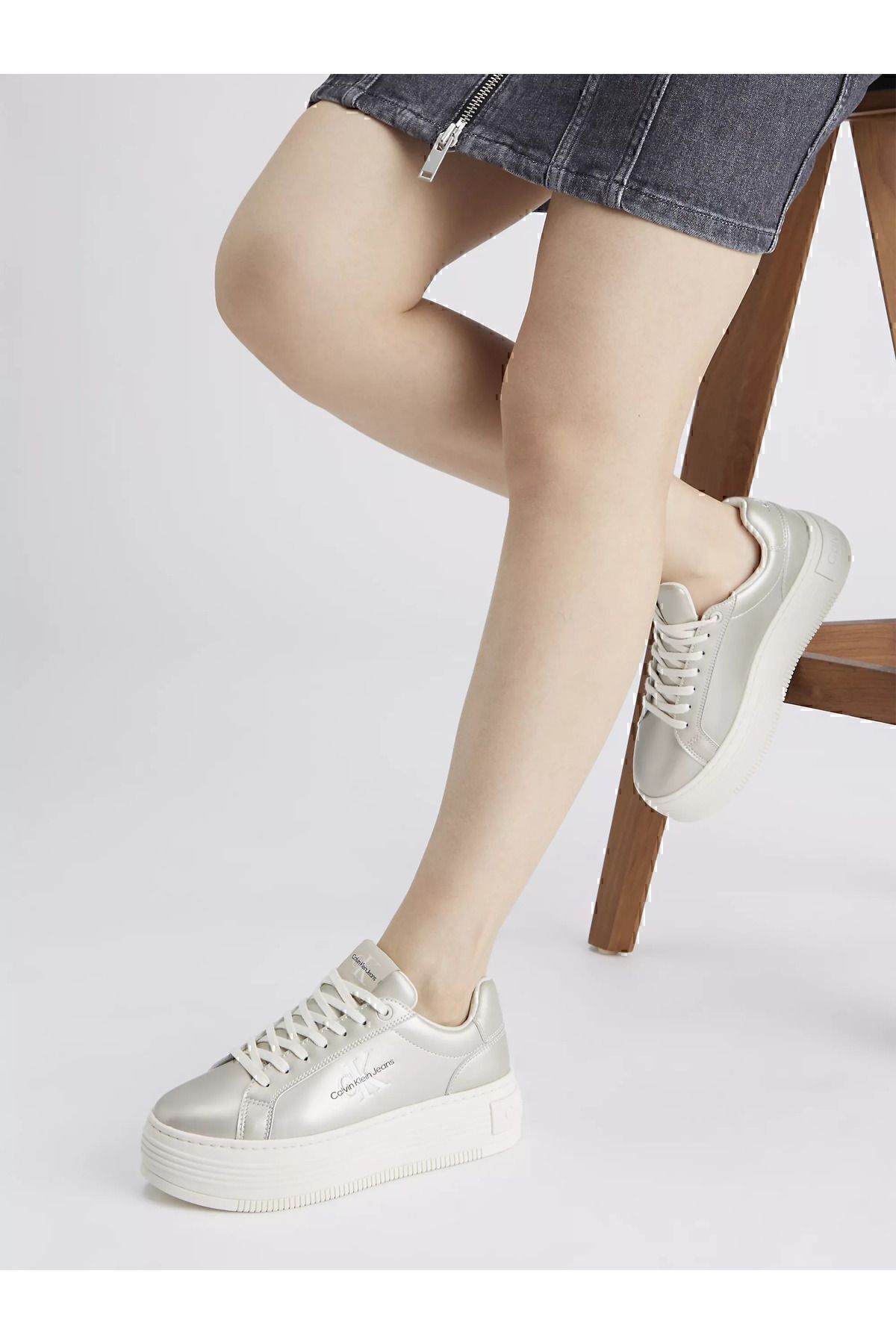 اسنیکر سفید راحت بند دار زنانه YW0YW01464-YBI Calvin Klein کالوین کلاین اورجینال - تصویر 6