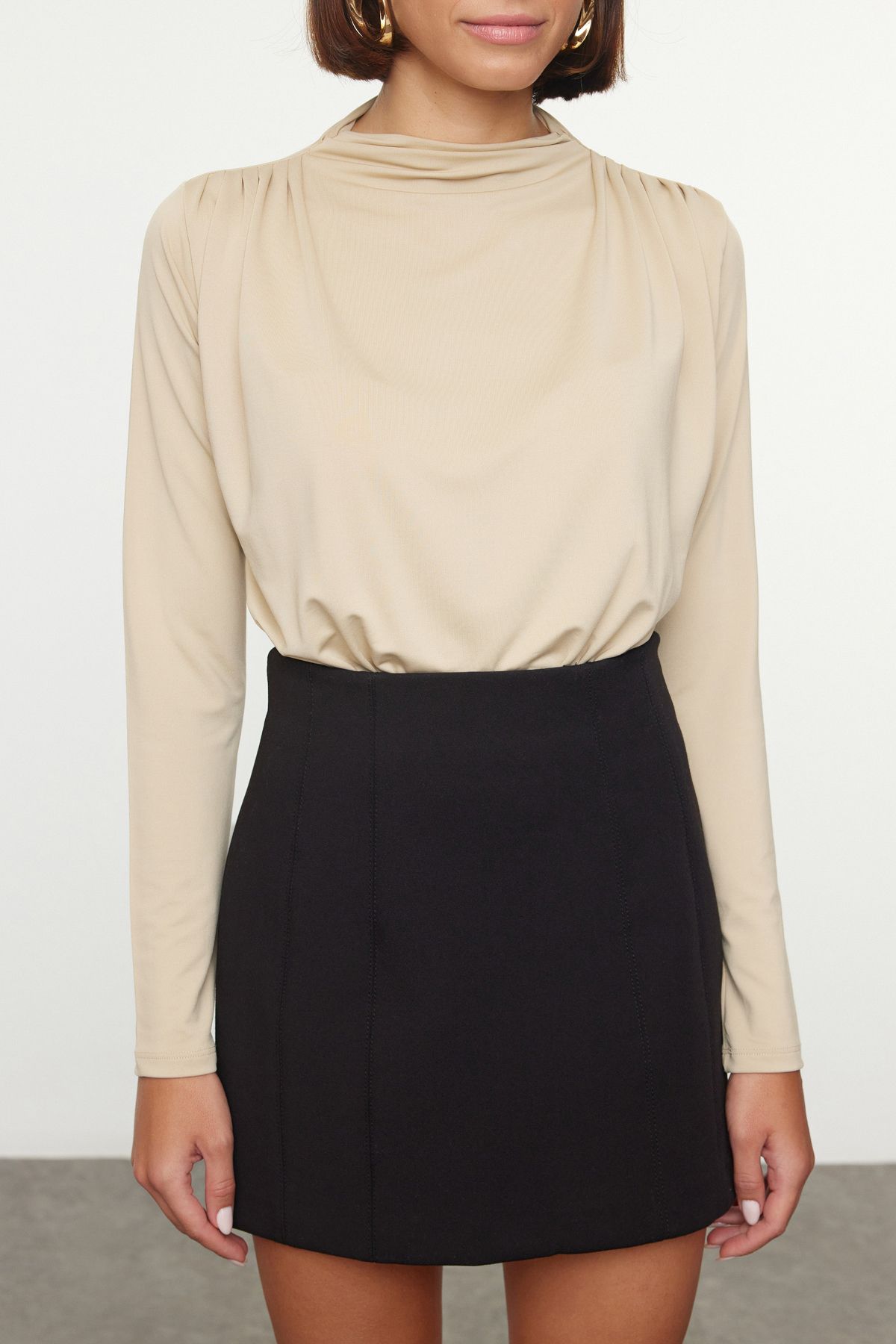 Trendyol Collection-Stretch-Drape-Detail und Snap-Steinfarbener Kordelzug-Body – Stehkragen TWOAW25BD00010 3