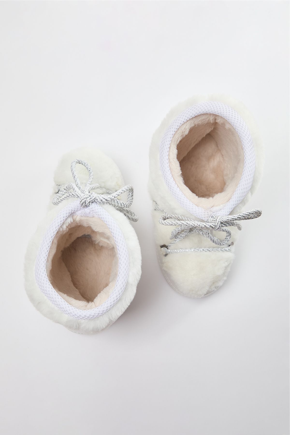 TRENDYOL SHOES-Ecru Fur Lace-Up Short Flat Heeled Women's Snow Boots 
 Takaw25Bo00050 8