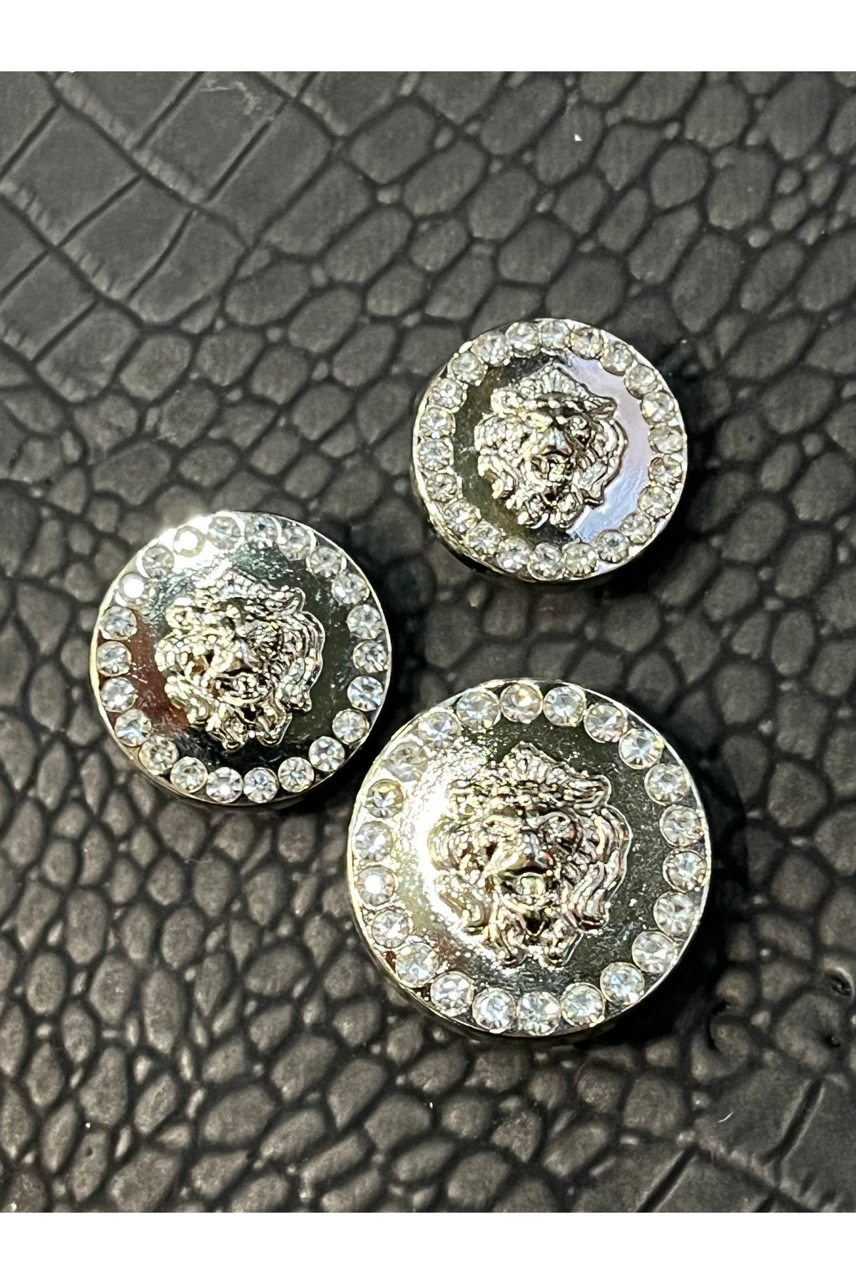 ODDA TASARIM ATÖLYESİ-V.E.R.S.A.C.E Model - Crystal Stone Detailed Silver Luxury Button Set 1-40 1-36 1-32 Size 2