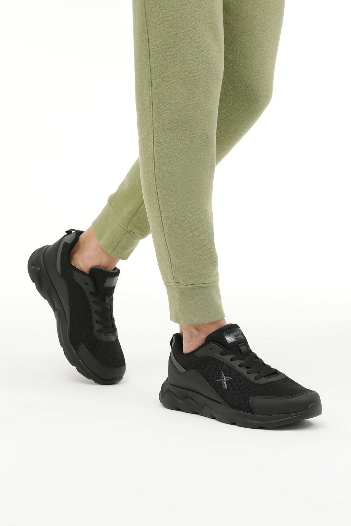 کفش پیاده روی Kinetix