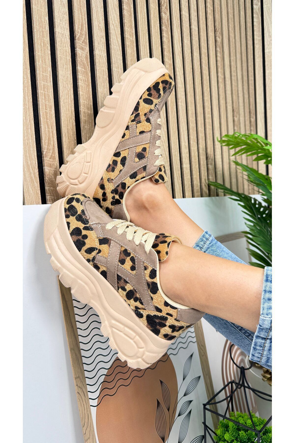 https://cdn.dsmcdn.com/ty1557/product/media/images/ty1561/prod/QC/20240920/10/304229e6-81bb-31c8-ab2f-9dc8e2404ce4/1_org_zoom.jpg