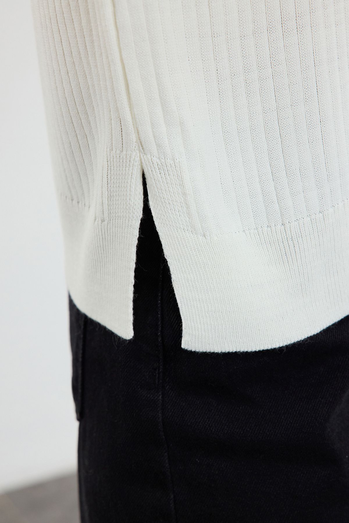 Edit by Trendyol-Oversize Ecru Knitwear Sweater - Ribbed Stand Collar Tedaw25Kz00017 3