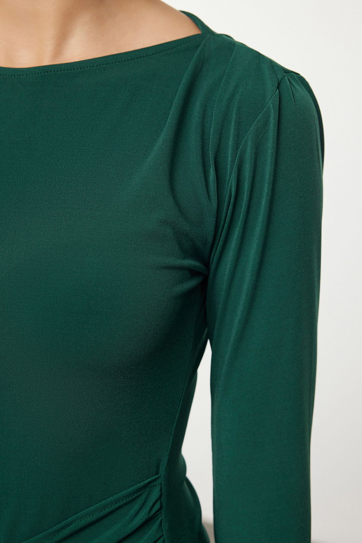 Trendyol Collection-Rochie maxi tricotată verde smarald - Se potrivește pe corp cu detalii accesorii TWOAW25EL00462 3