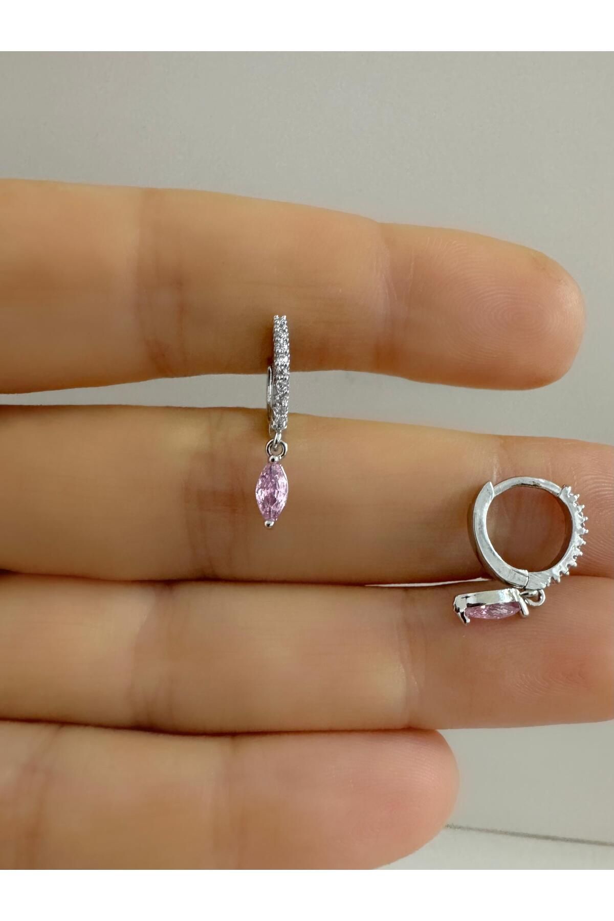 DAMLA PEMBE ZİRKON TAŞLI  1 ADET HELİX KIKIRDAK KULAK MEMESİ UYUMLU HALKA PİERCİNG KÜPE