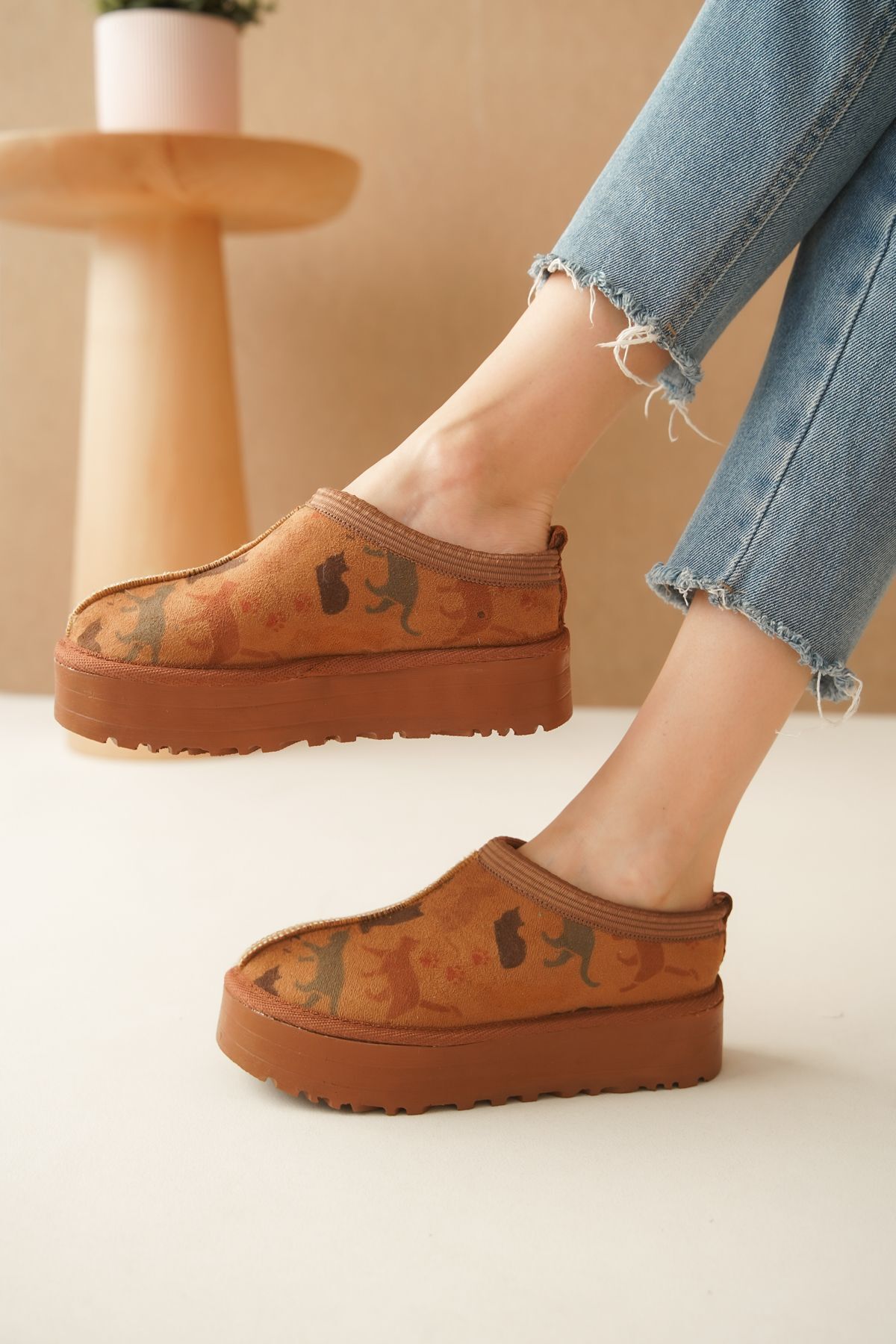 Lively Stylish Ev Terliği Botu İçi Tüylü Su Geçirmez Rahat Kalın Taban