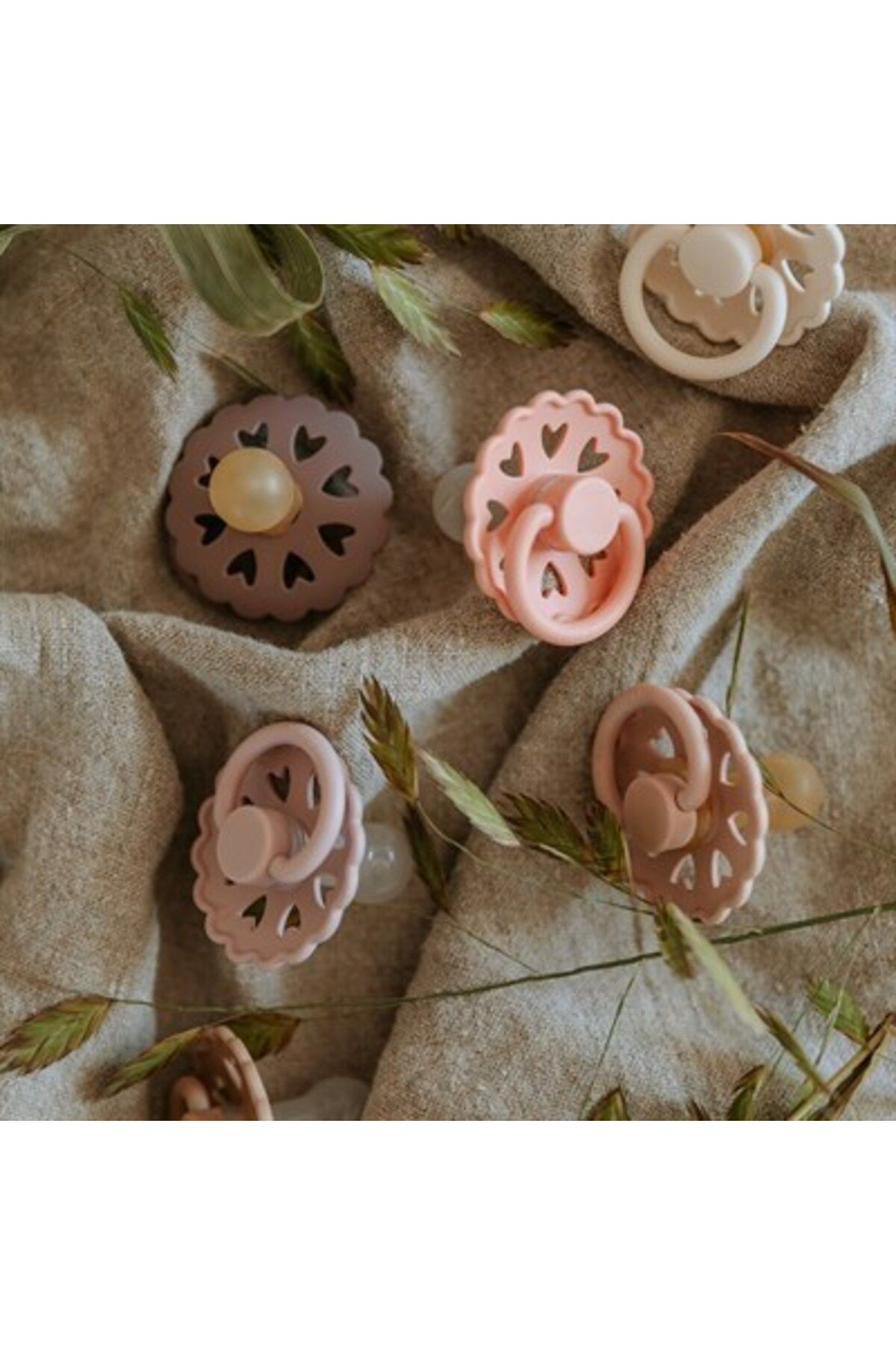 Frigg Fairytale White Lilac 6-18 Ay Pembe Kız Bebek Kauçuk Emzik fotoğrafı 3 (önizleme)