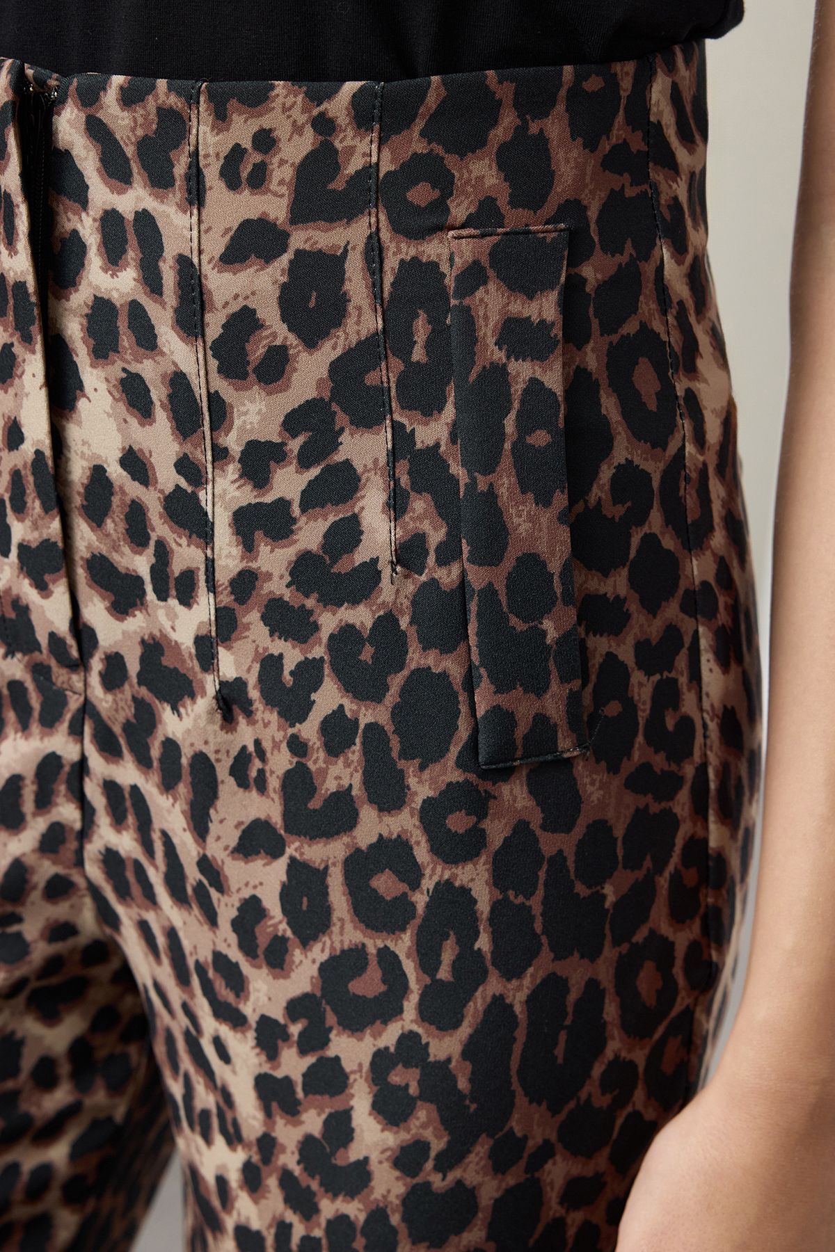 Trendyol Collection-Multi-Colored Leopard Print Cigarette Pants with High Waist and Ankle Length - Twoss20Pl0515 4
