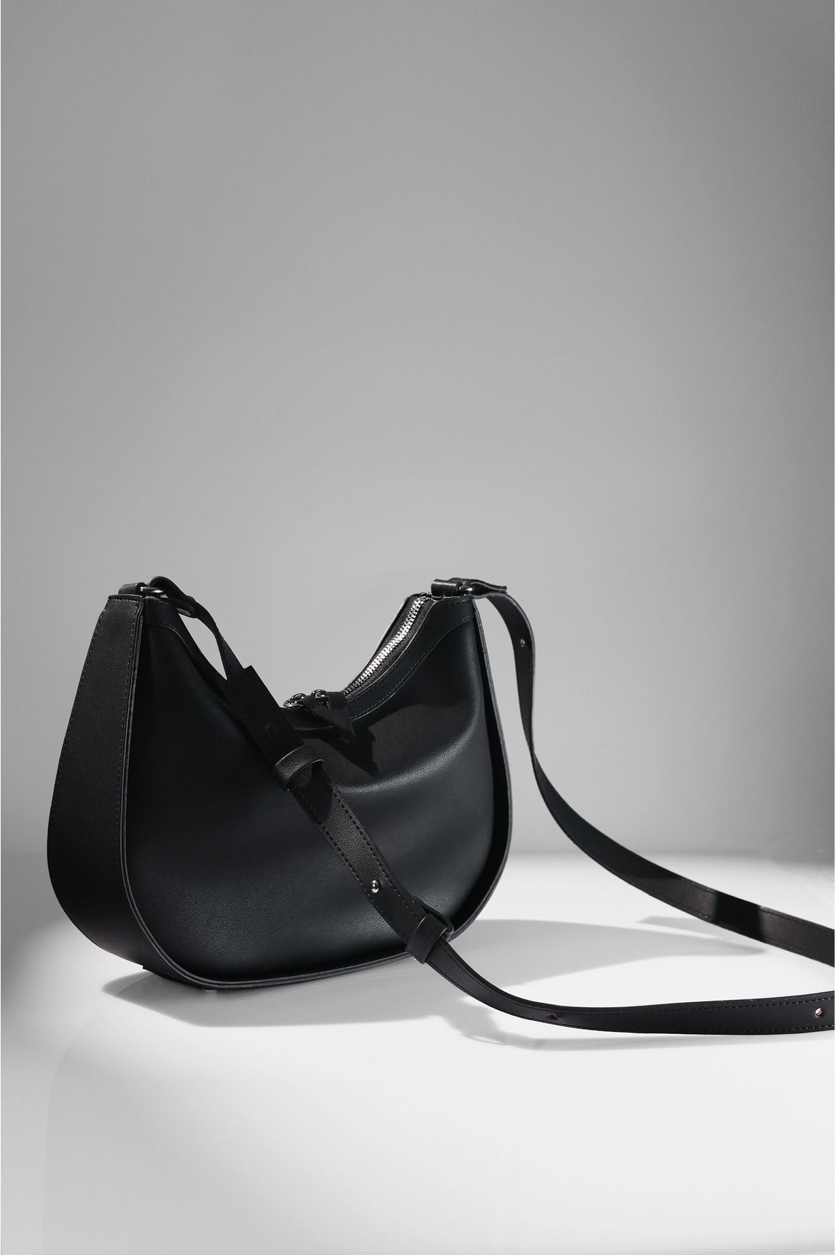 https://cdn.dsmcdn.com/ty1560/product/media/images/ty1560/prod/QC/20240920/20/d07ae0e6-040f-34f2-80b6-82ba9454e508/1_org_zoom.jpg