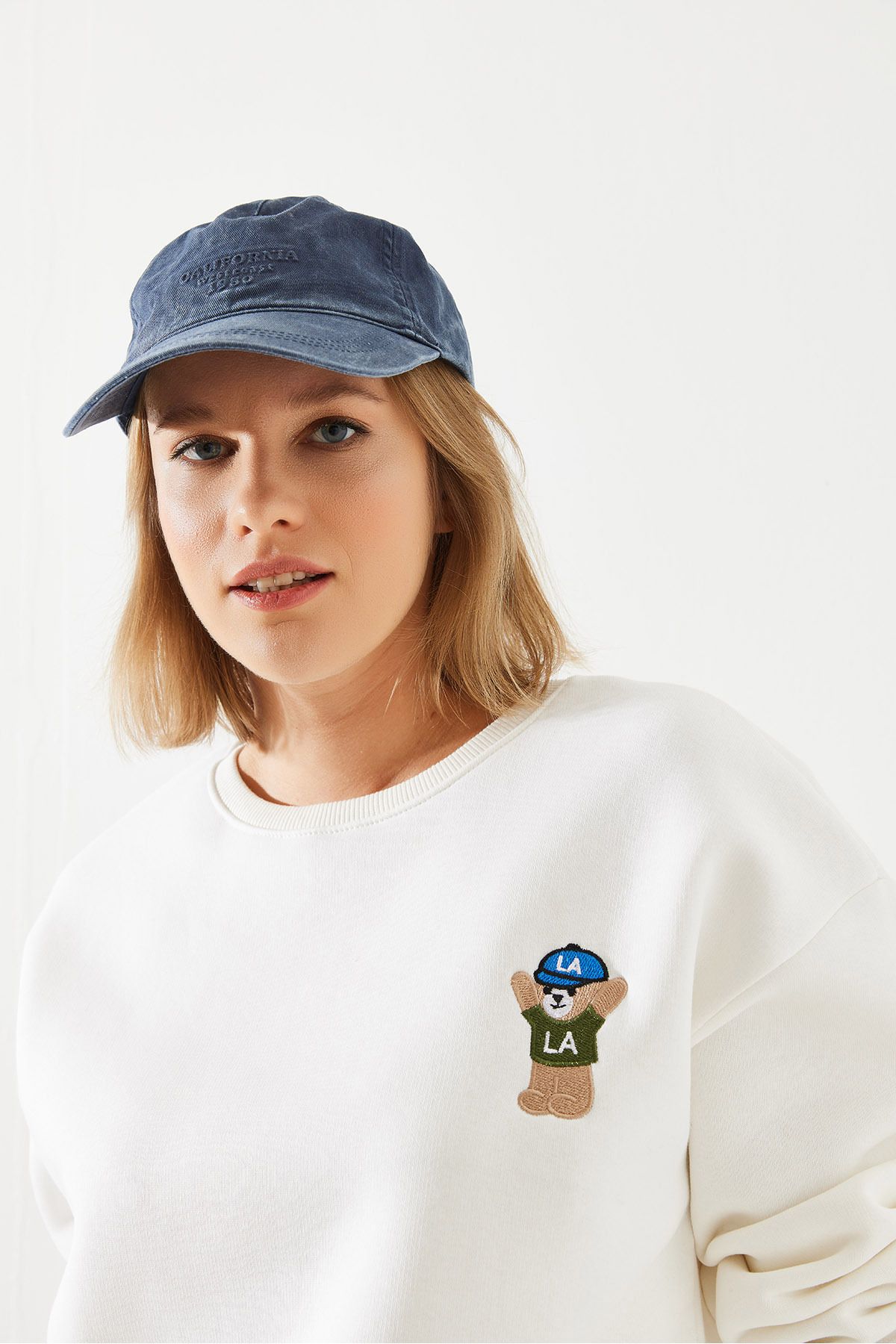 LUCCI Embroidered Cotton Crew Neck Sweatshirt 3