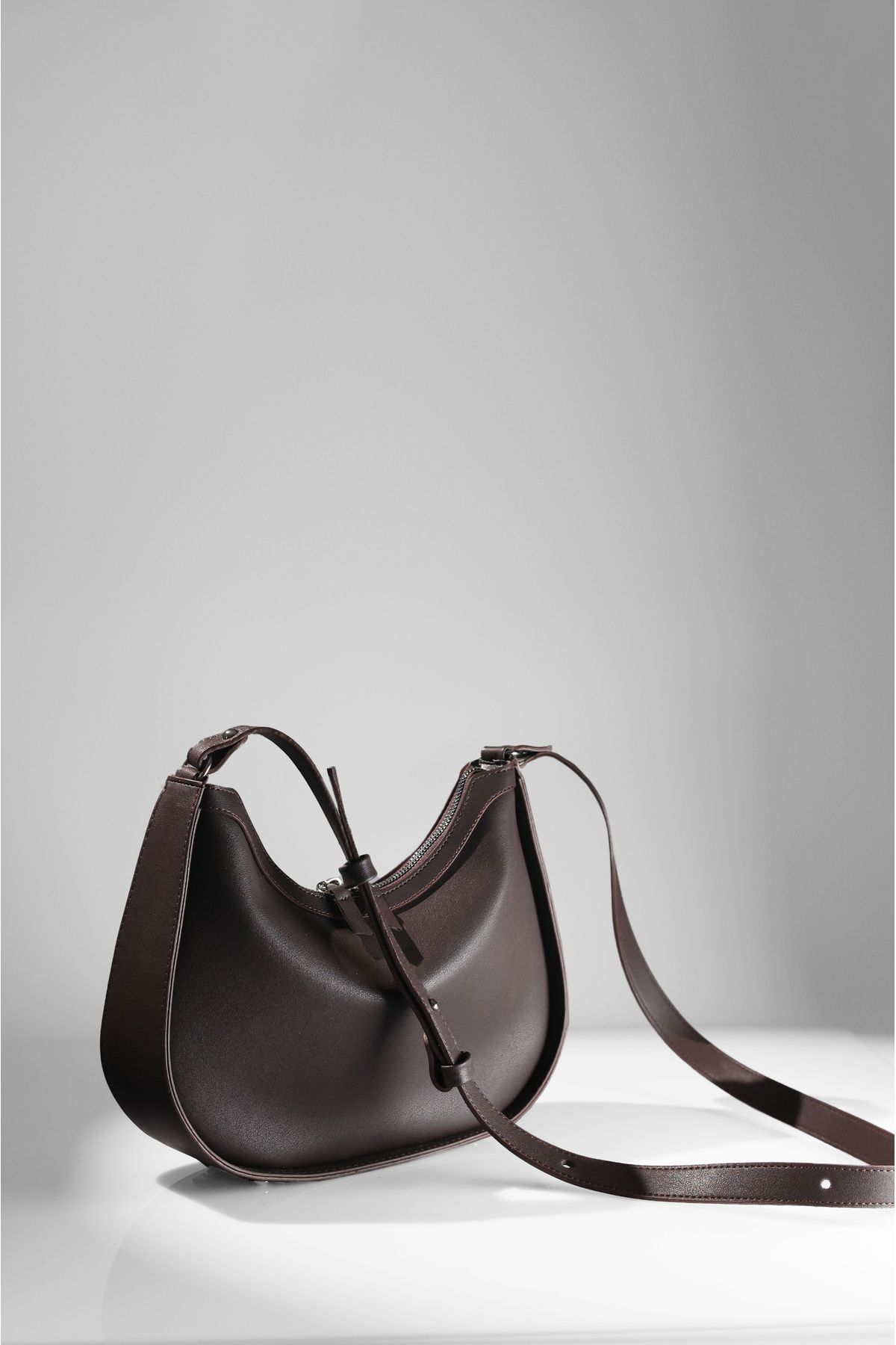 https://cdn.dsmcdn.com/ty1560/product/media/images/ty1562/prod/QC/20240920/20/a0dd871f-1dae-3101-b1e5-972da45b1897/1_org_zoom.jpg