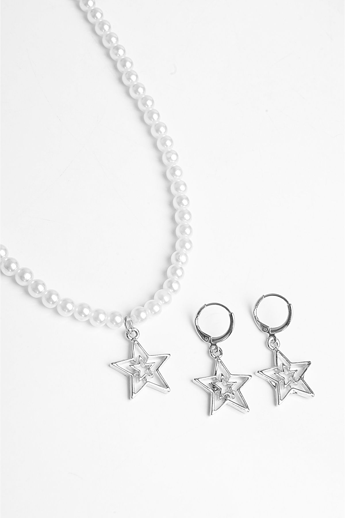 EUROMODA İç içe Yıldız Tasarımlı İnci Boncuklu Kolye Küpe Takım