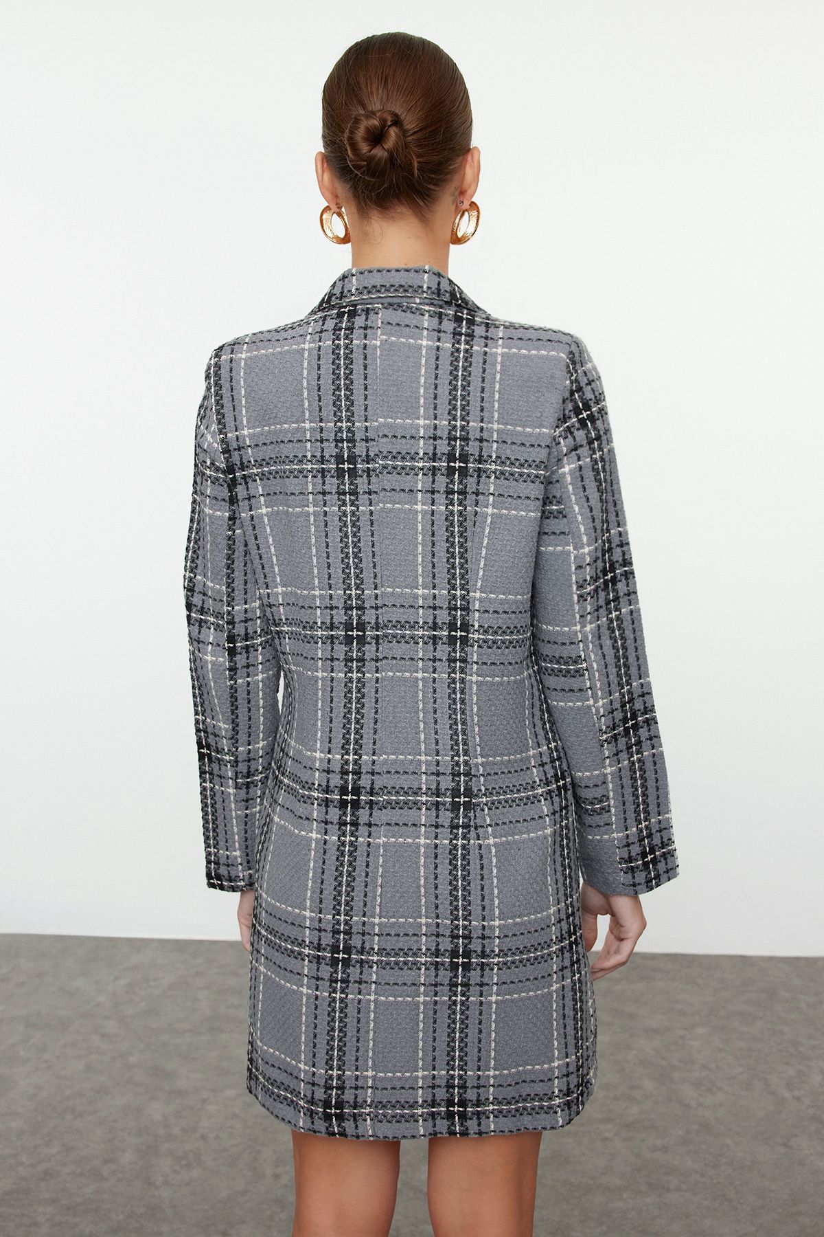 Trendyol Collection-Grau kariertes Winterjackenkleid - TWOAW23EL00475 5