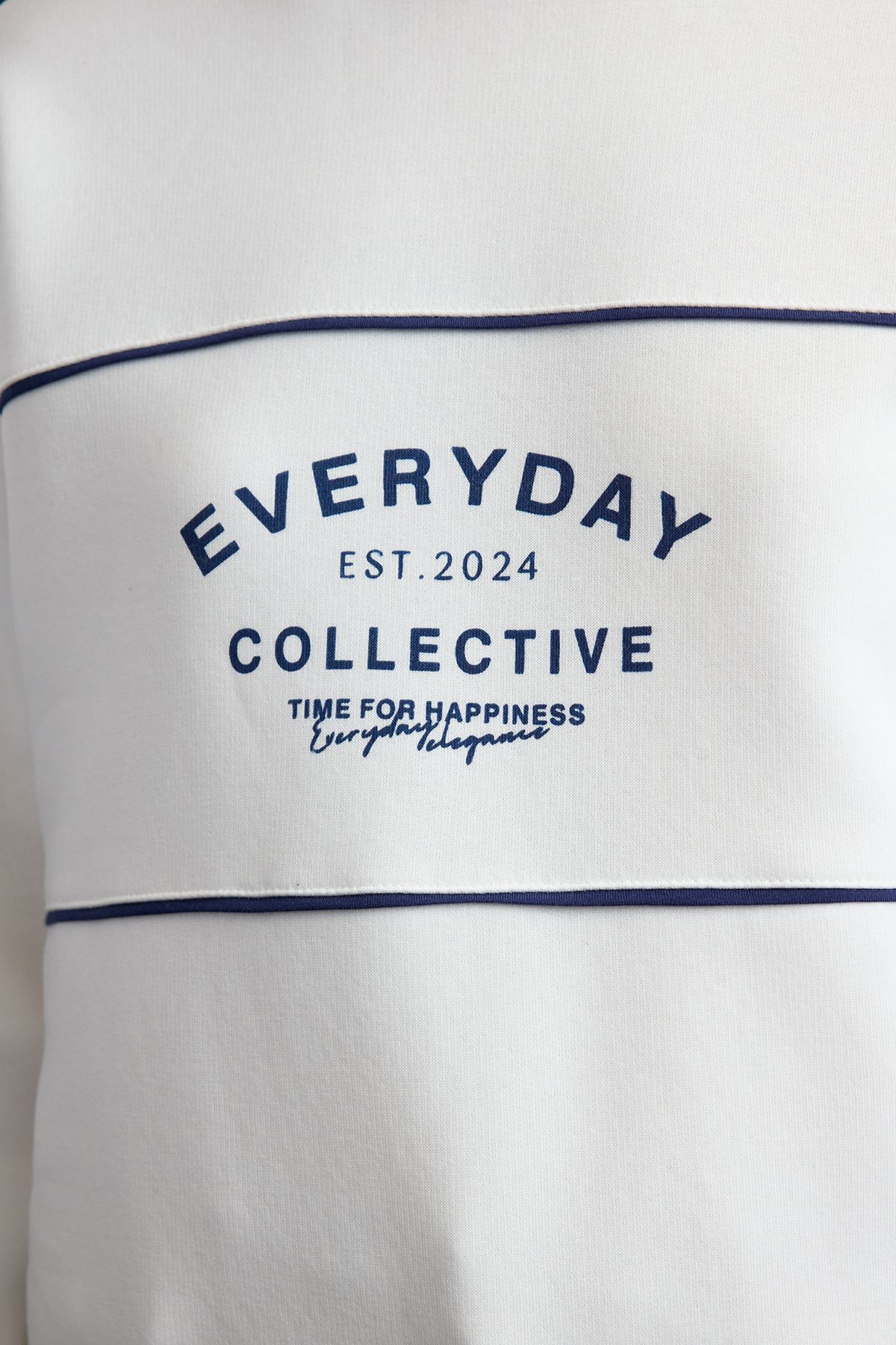 Trendyol Collection-Ecru Fleece Oversize Sweatshirt - Slogan Printed, Thick Inside Twoaw25sw00197 4
