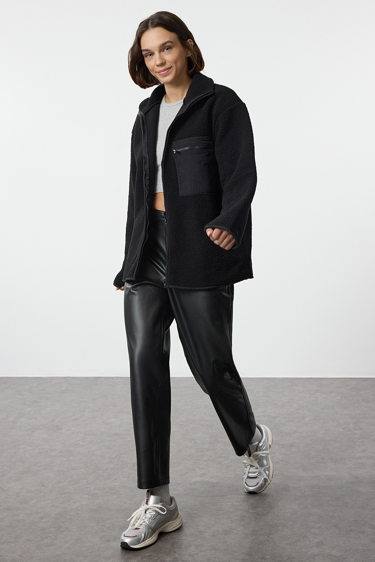 Trendyol Collection Černá fleecová mikina na zip s dlouhým rukávem - Twoaw24sw00071