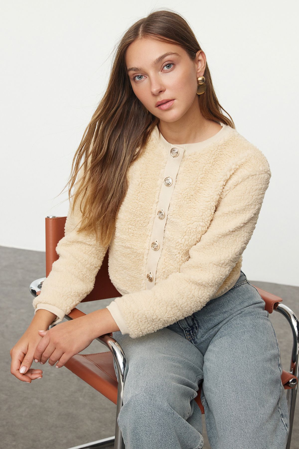 Trendyol Collection Pluszowy Kardigan Crop - Stone Gold, Zapinany Na Guziki, Dzianinowy, Twoaw24hi00412 Kobieta - L