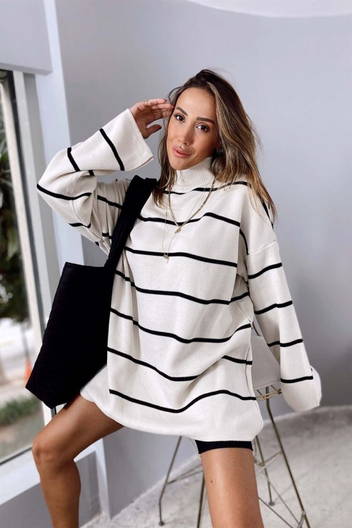 KNİTİCAL TEKSTİL  Kadın Siyah Dik Yaka Oversize Model Kazak Tunik - Görsel 3