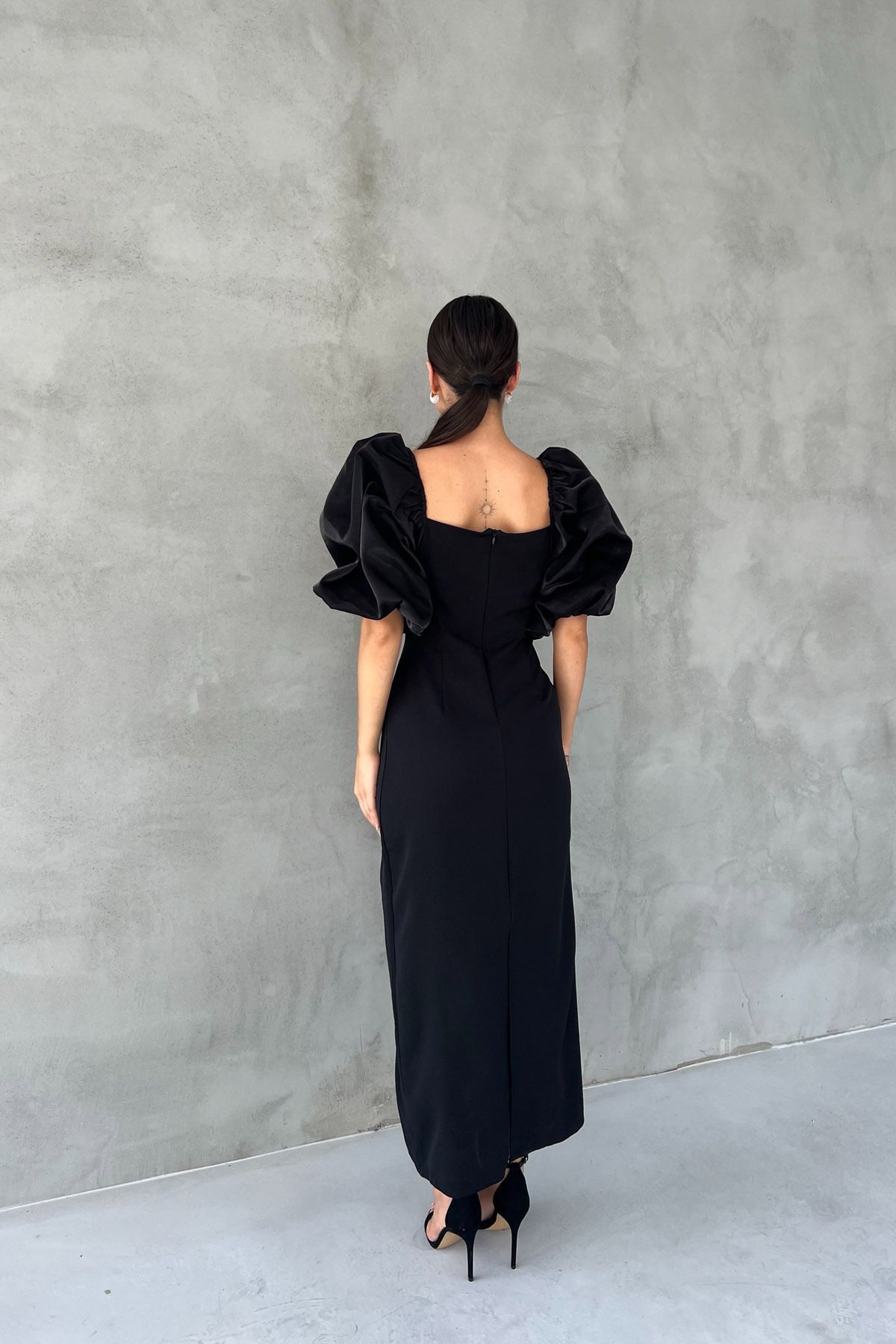 Seda Yalçın Atelier-Μαύρο φόρεμα με φερμουάρ με μαργαριταρένια λεπτομέρεια 5