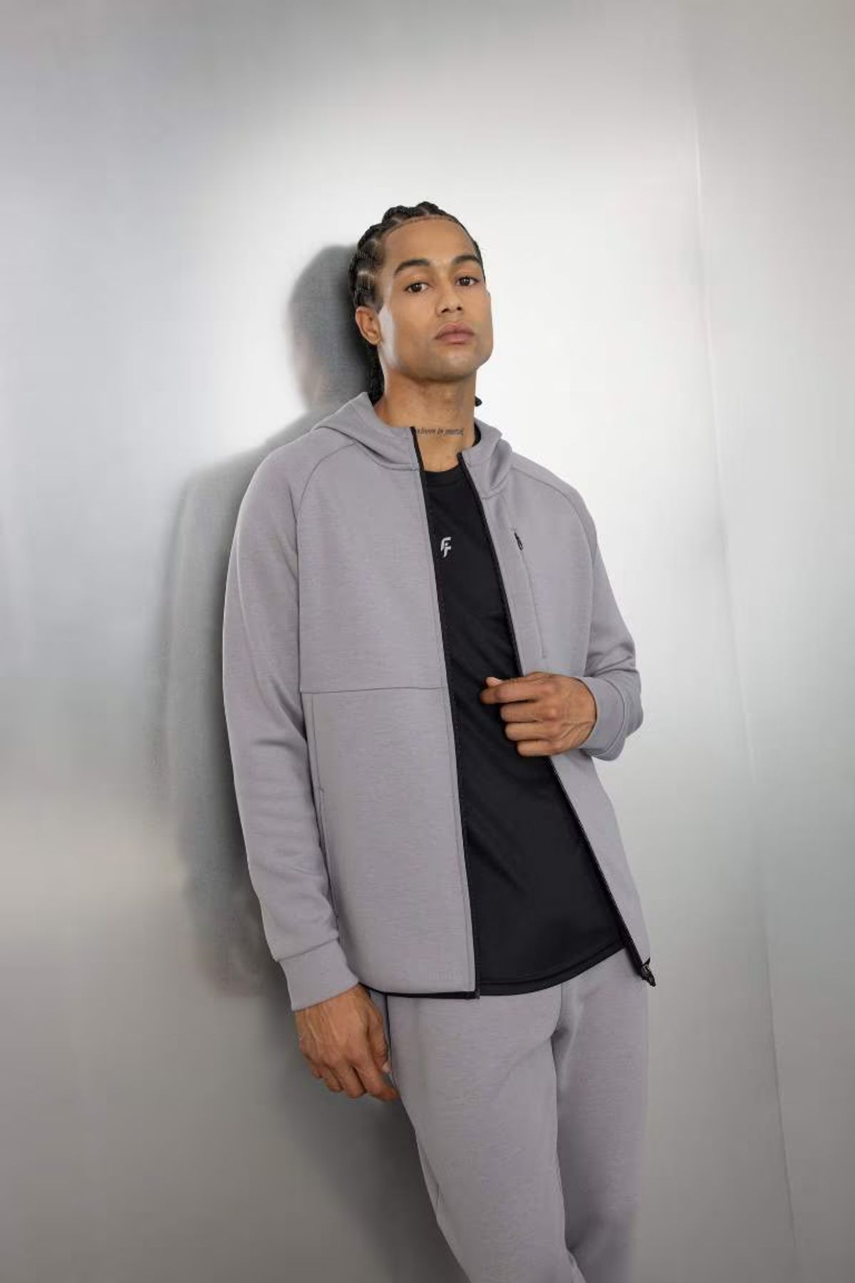 دفاکتو ژاکت بافتنی غواصی زیپ‌دار اسلیم فیت خاکستری