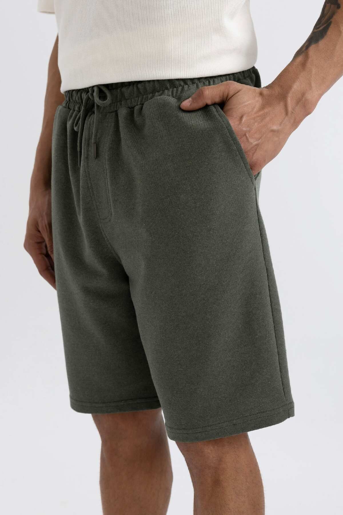 DeFacto-Slim Fit Basic Shorts with Pockets R3442Az24Sm 6
