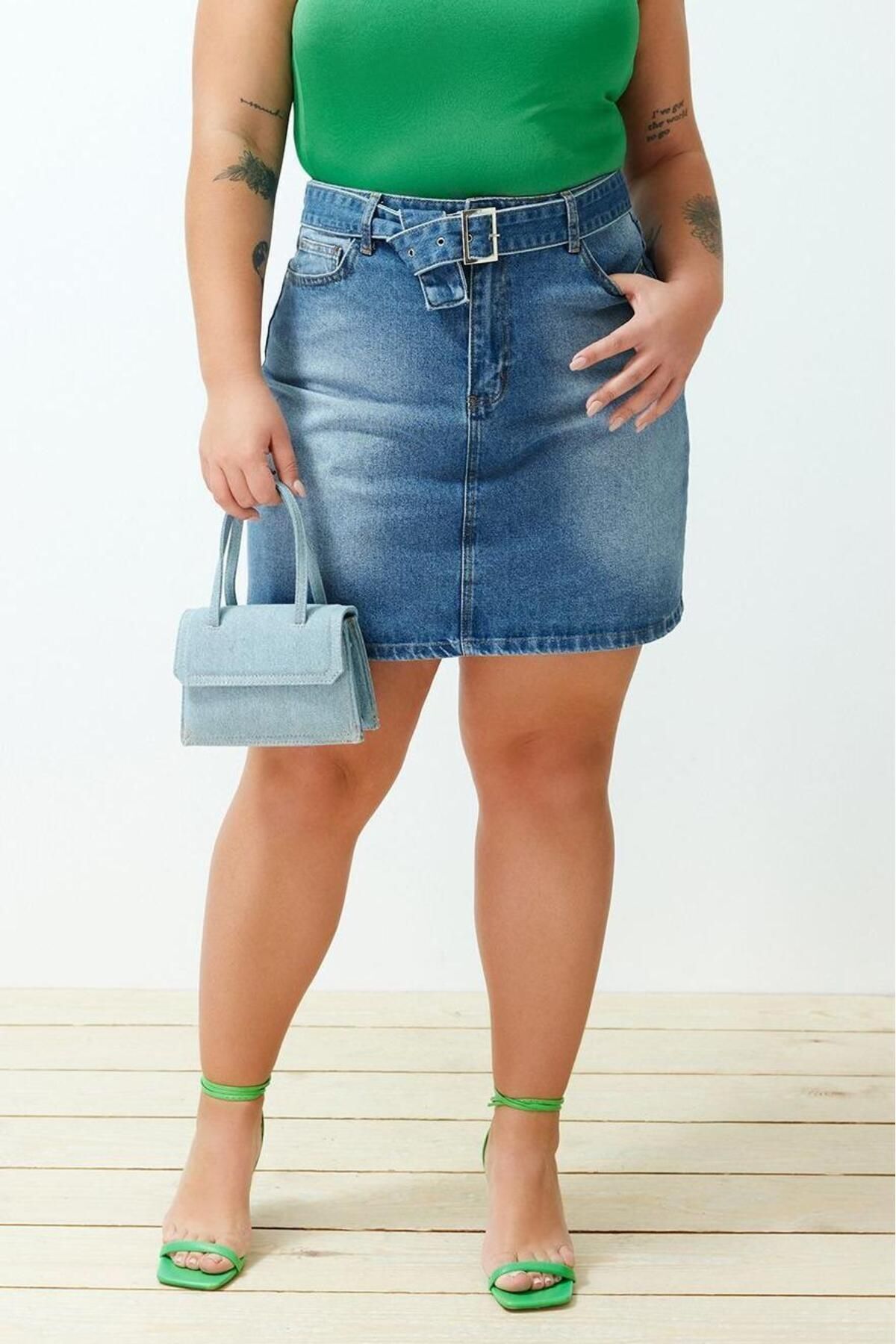 Moda Büyük Beden Regular Düz Desen Günlük Mini Boy Kemerli Mini Denim Etek - Görsel 3