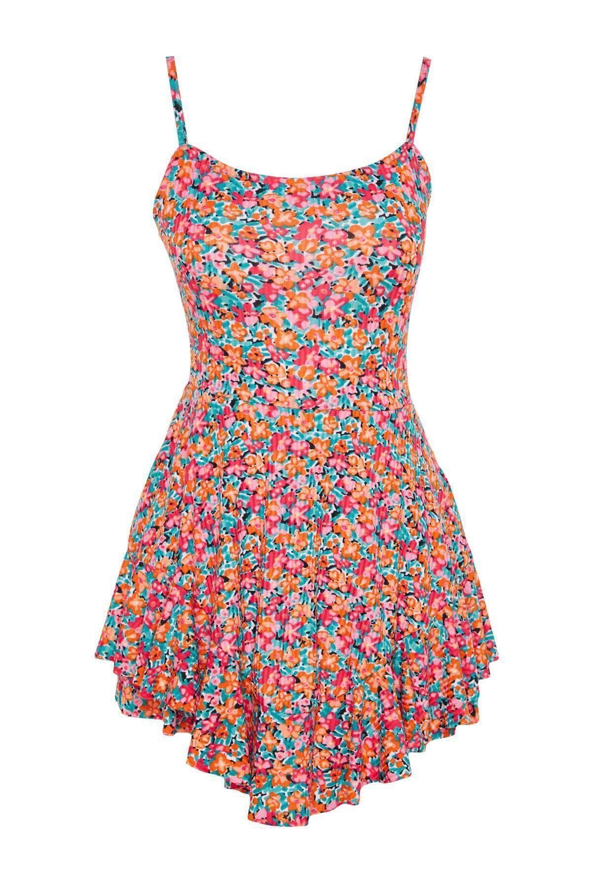 Kadın Moda Dar Paça Kare Yaka Puantiyeli Desen Kısa Baskılı Askılı Volanlı Şortlu Mini Örme Tulum - Görsel 4