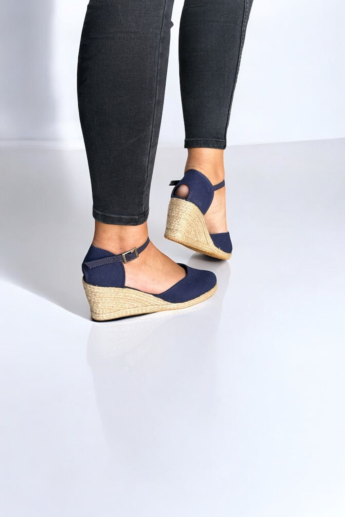 Y&D Shoes Dolgu Topuk Arkası Açık Keten Sandalet