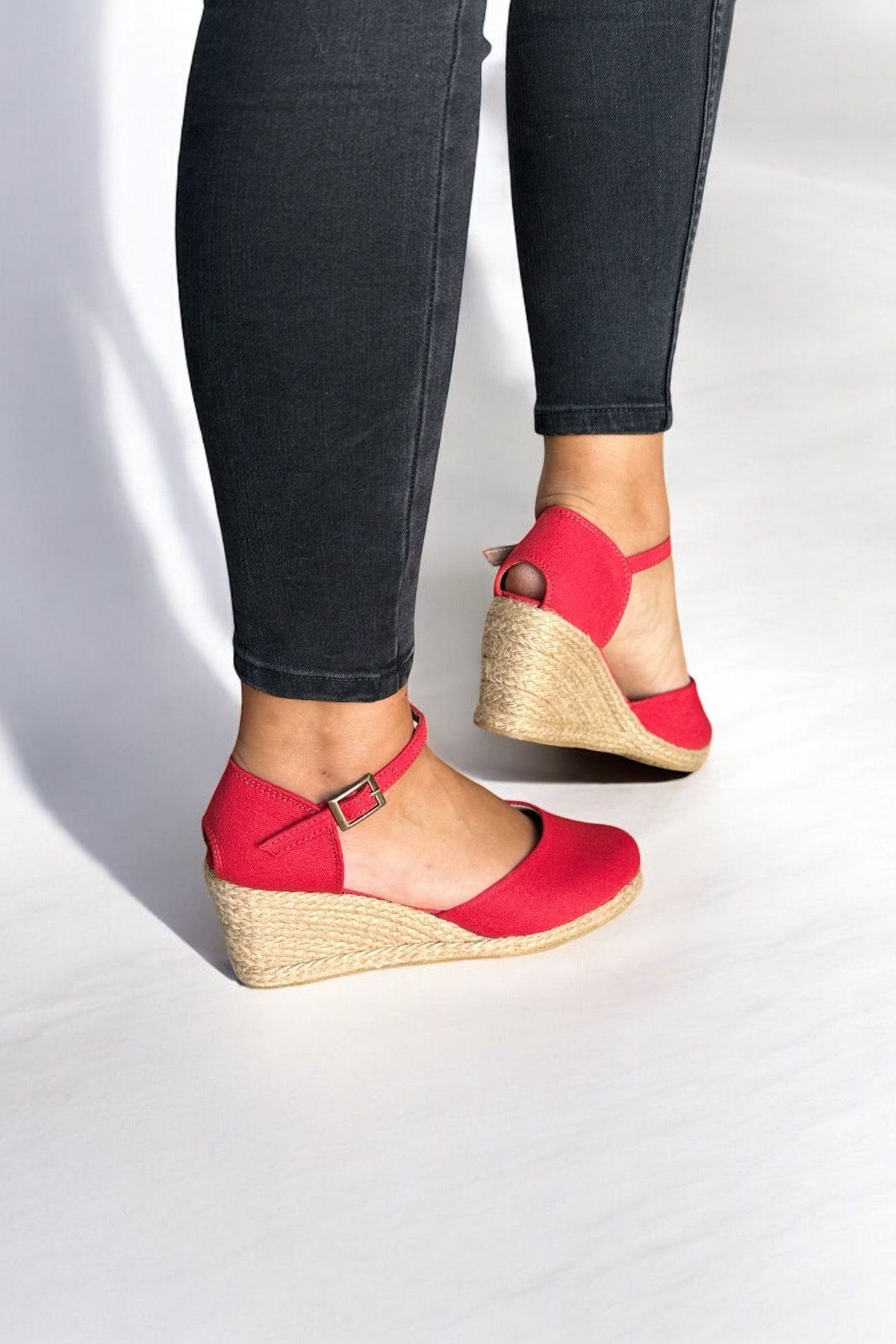 Y&D Shoes 7cm Dolgu Topuk Arkası Açık Keten Sandalet Kırmızı Espardil