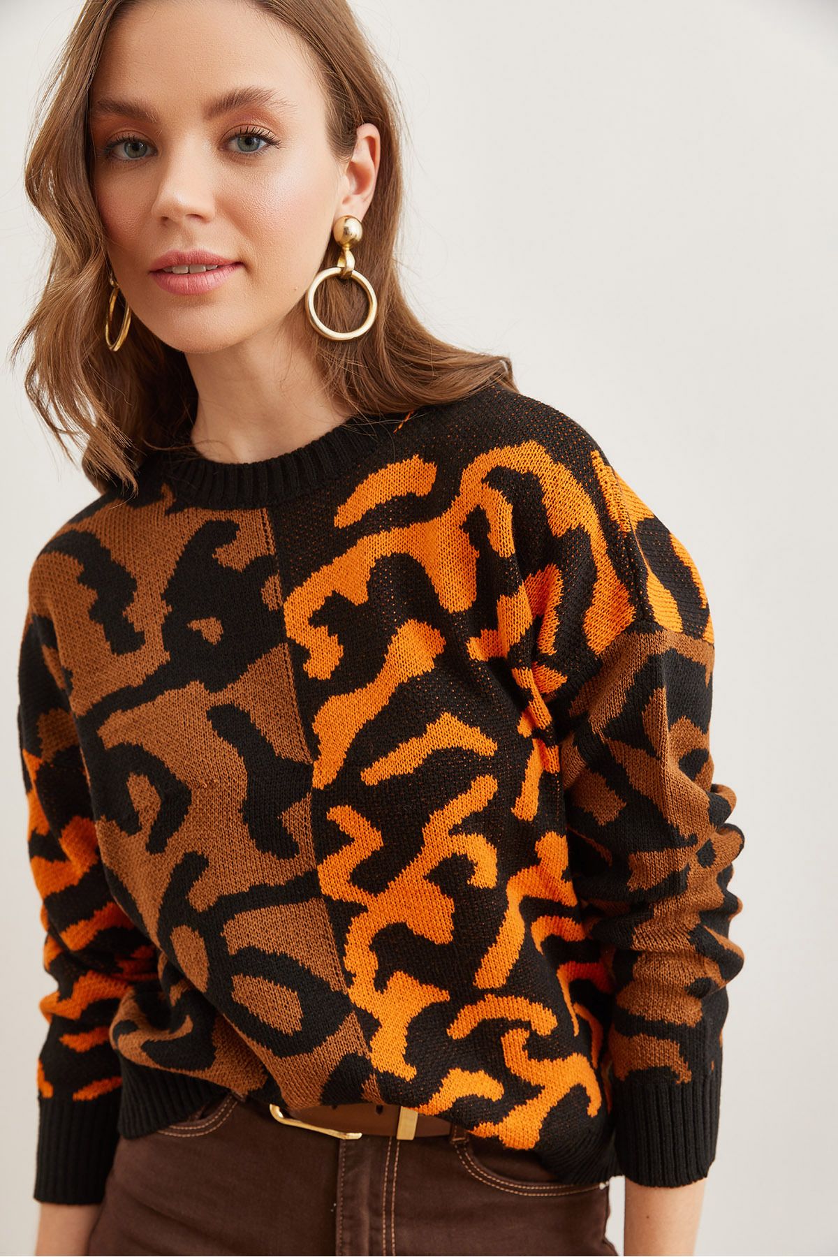 Orange leopard print sweater 2025