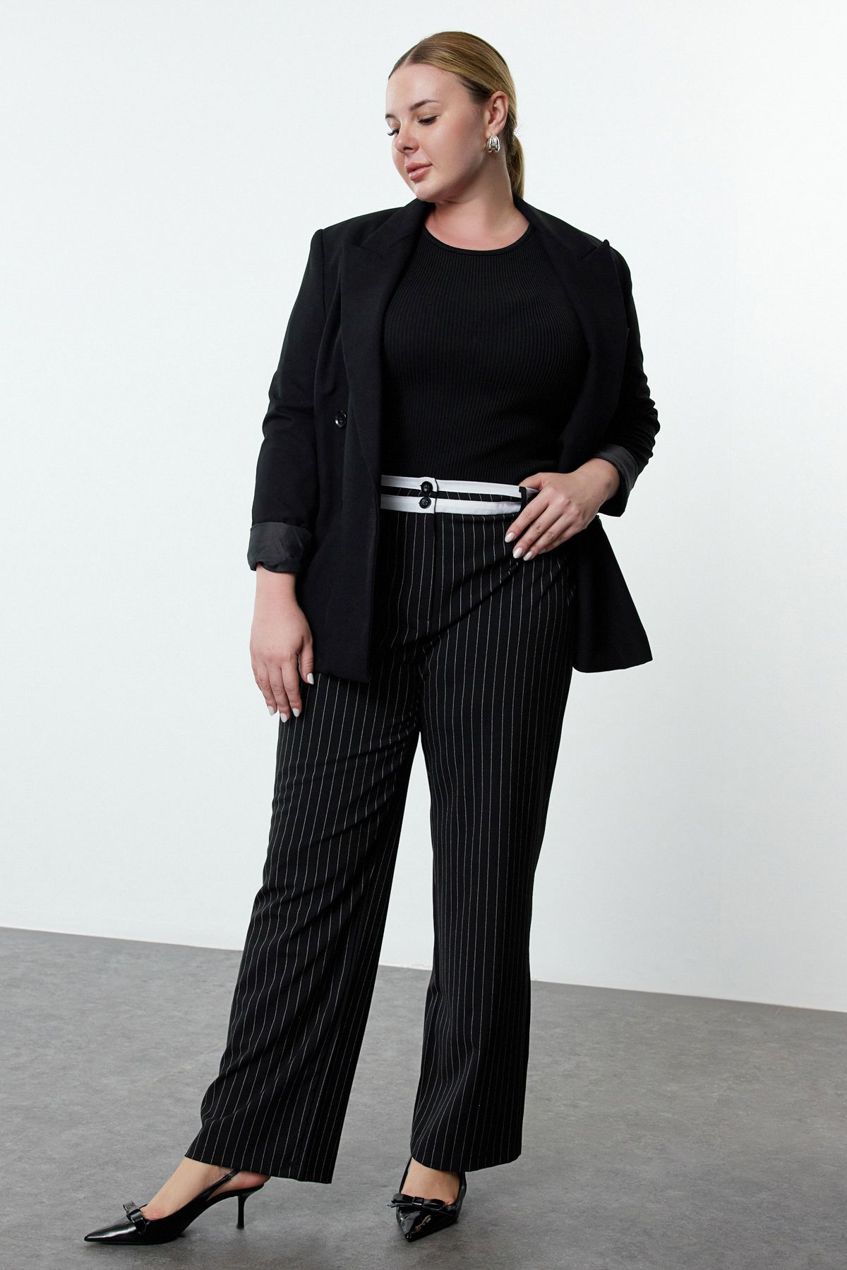 Trendyol Curve-Schwarz-weiß gestreifte Hose – TBBSS23AR00032 2