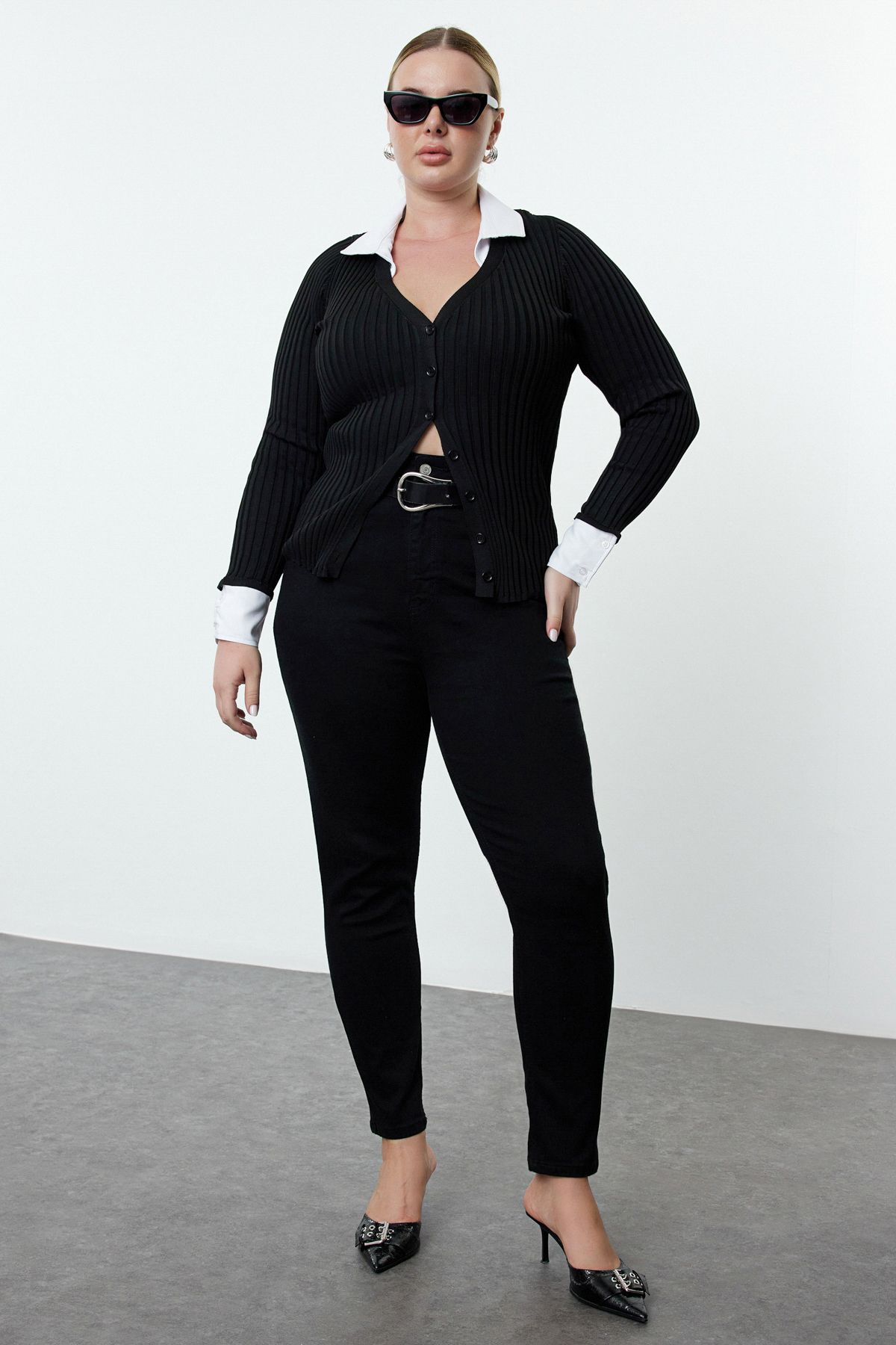 Trendyol Curve Corded Knitwear Cardigan - Kołnierzyk Koszuli, Zapinany Na Guziki, Czarny Kobieta - XL