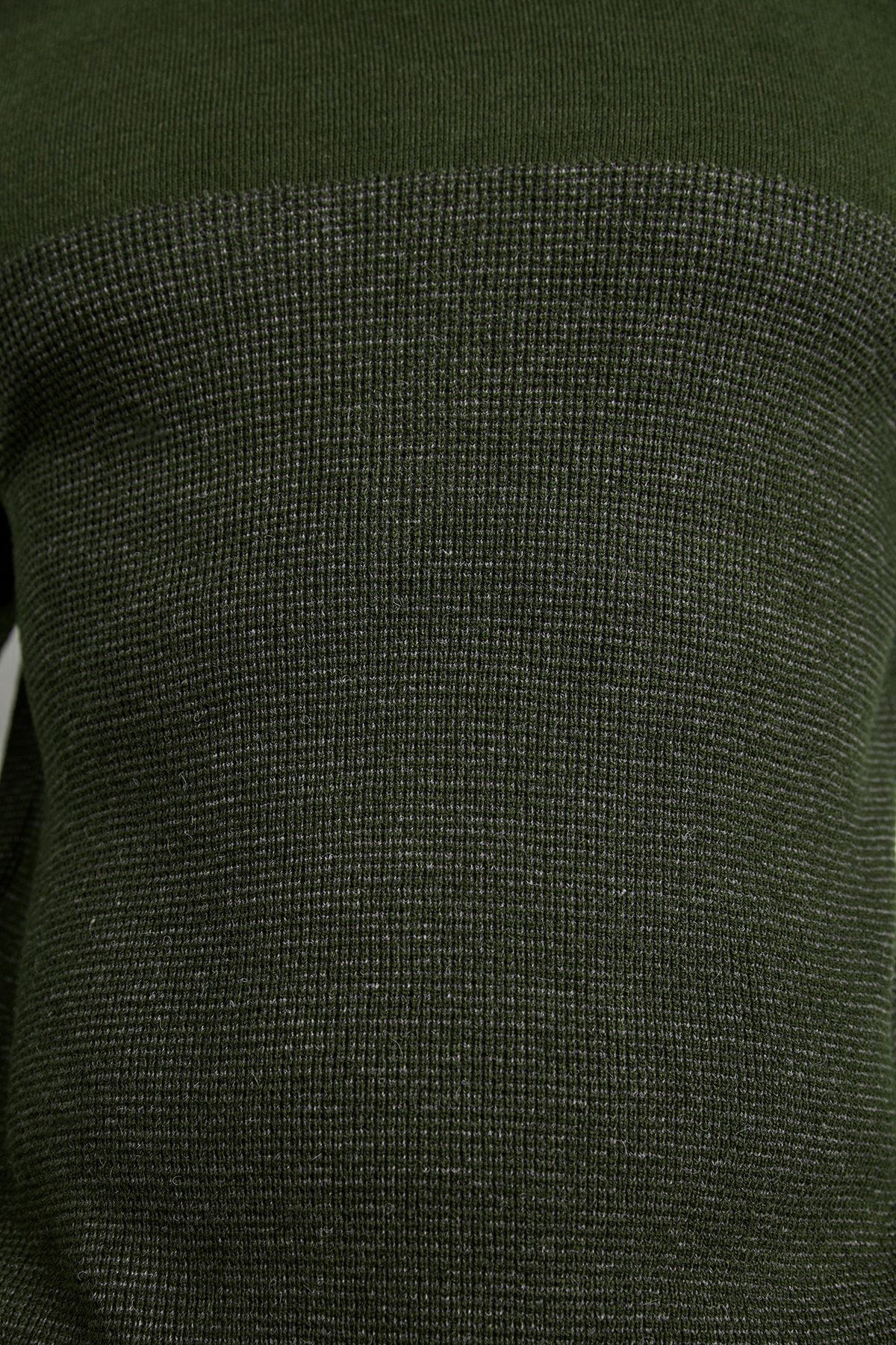 Trendyol Collection-Khaki Slim Slim Fit Crew Výstřih Pruhovaný pletený svetr Tmnaw20Ls0014 4